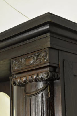 Dresser, 20th