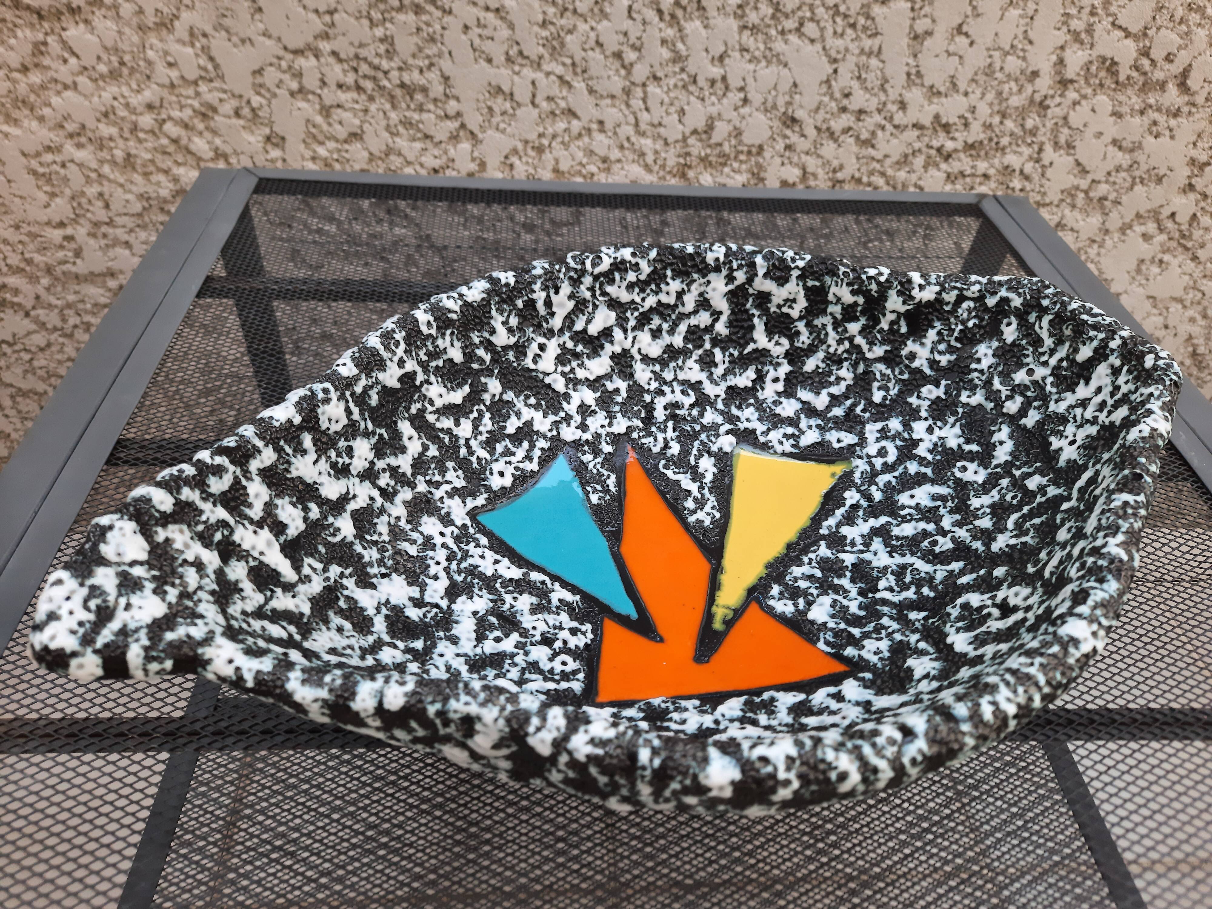 Fruit cut, center of table, ceramic, signed Vallauris, vintage 70s.