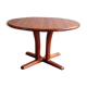 Table à manger massive en teck par Dyrlund, années 1970.