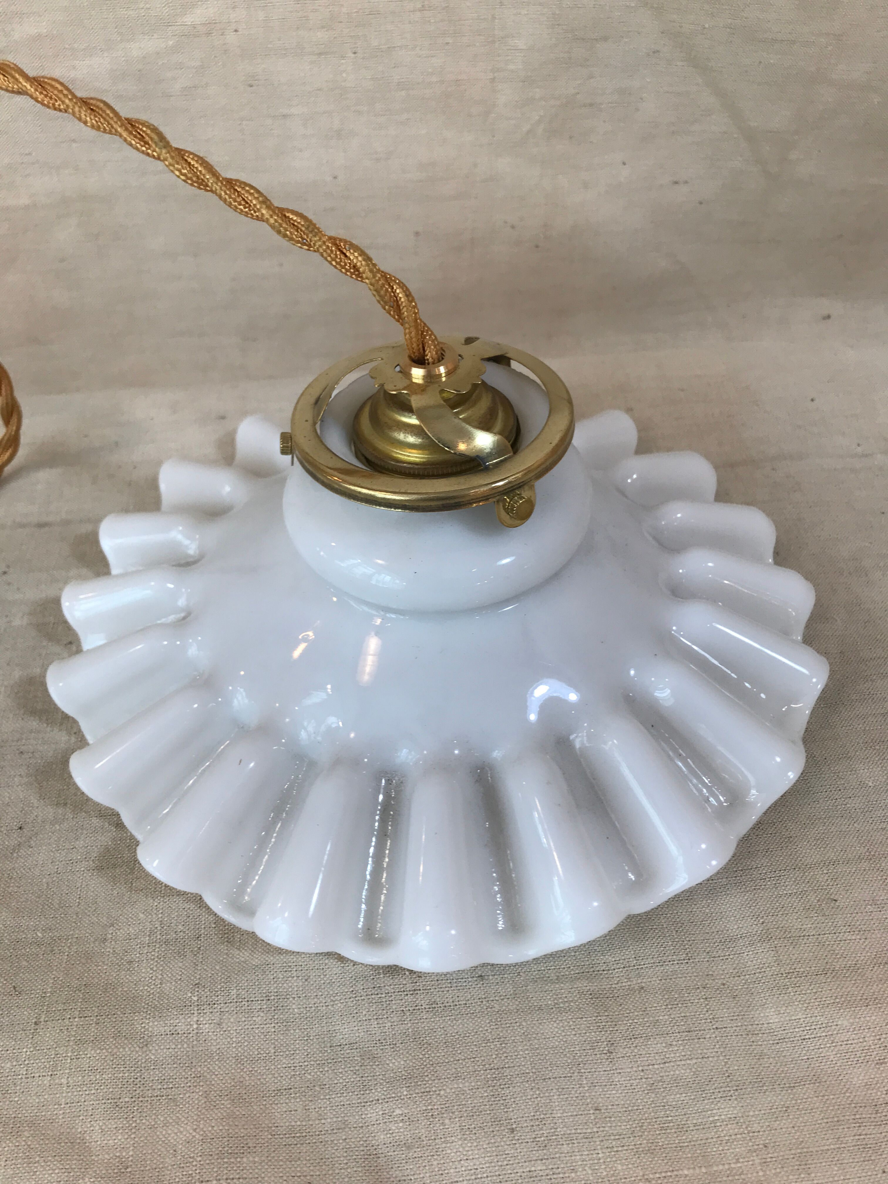 Suspension ancien opaline pâte de verre plissé blanche 1940 Vintage