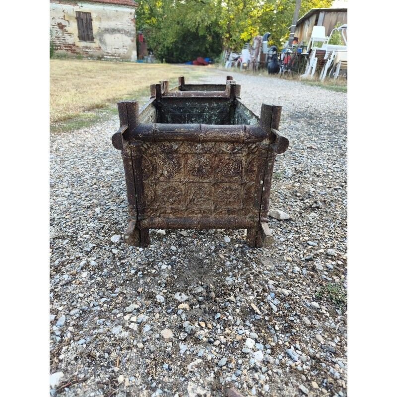 Pair of cast iron planters from 1900 in Charleville - Mézières