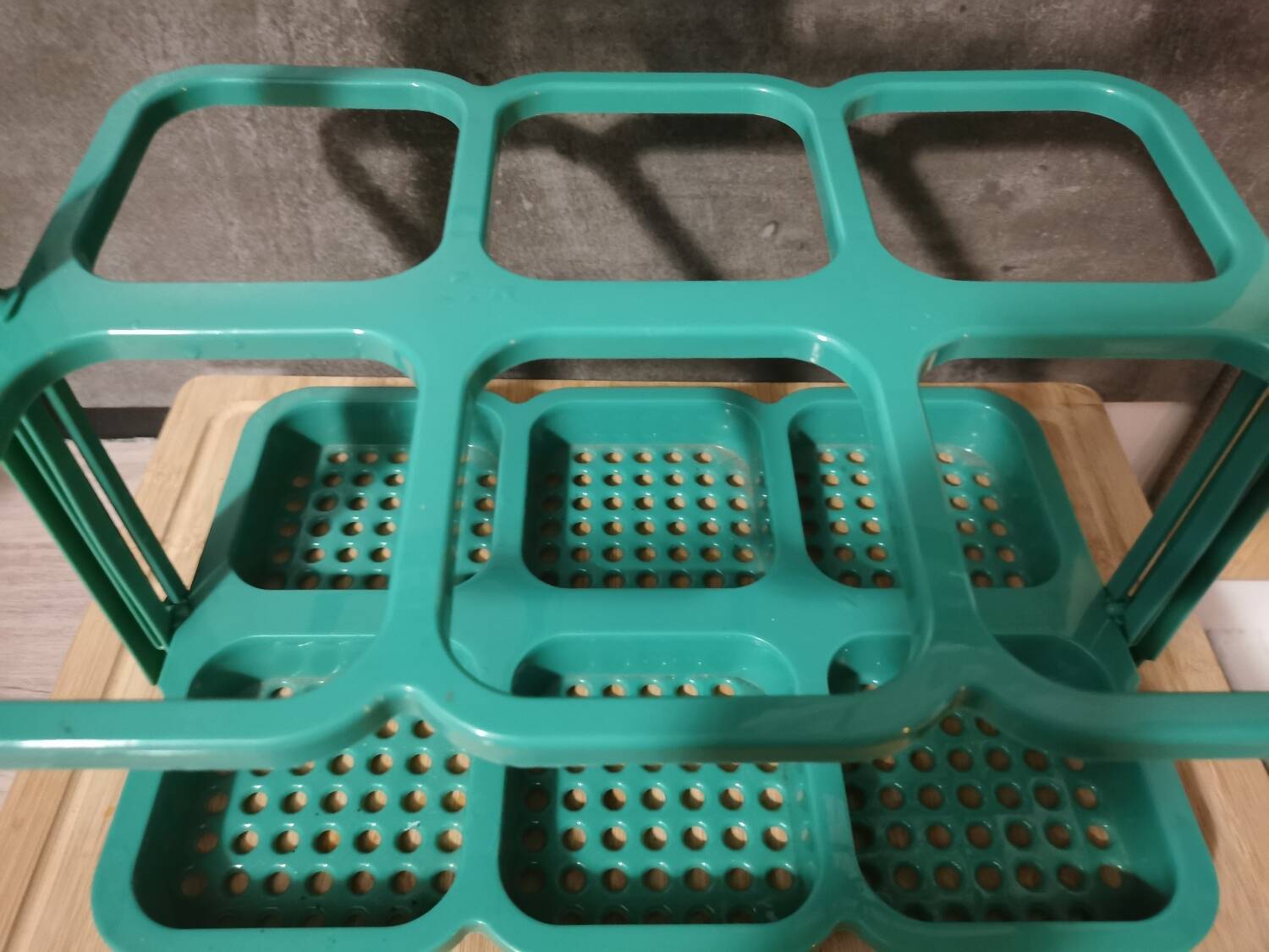 Vintage folding bottle holder