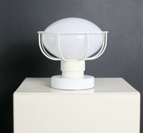 Lampe années 80, métal laqué blanc et globe verre