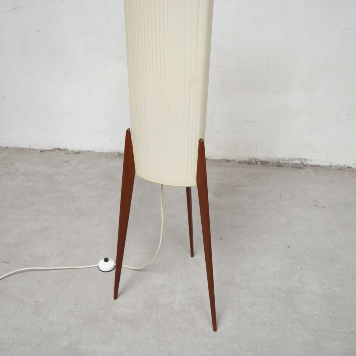 Scandinavian tripod floor lamp 1960