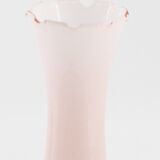 Vase en opaline rose