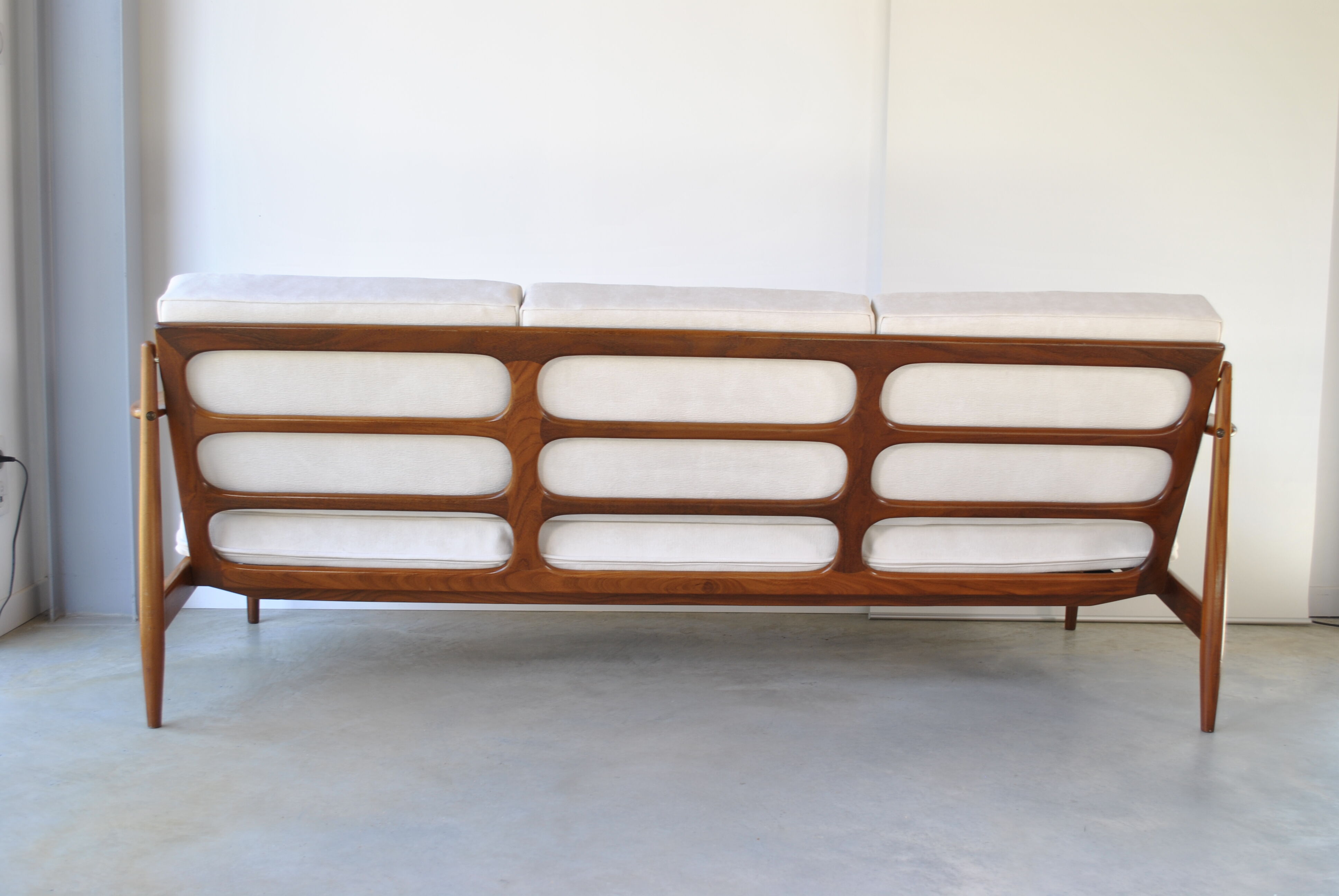 Danish scandinavian sofa distributed to Roche Bobois 1960