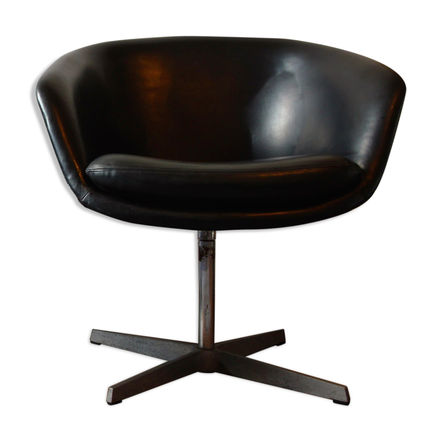 Pair of Pierre Paulin leather armchairs for Artifort 60s