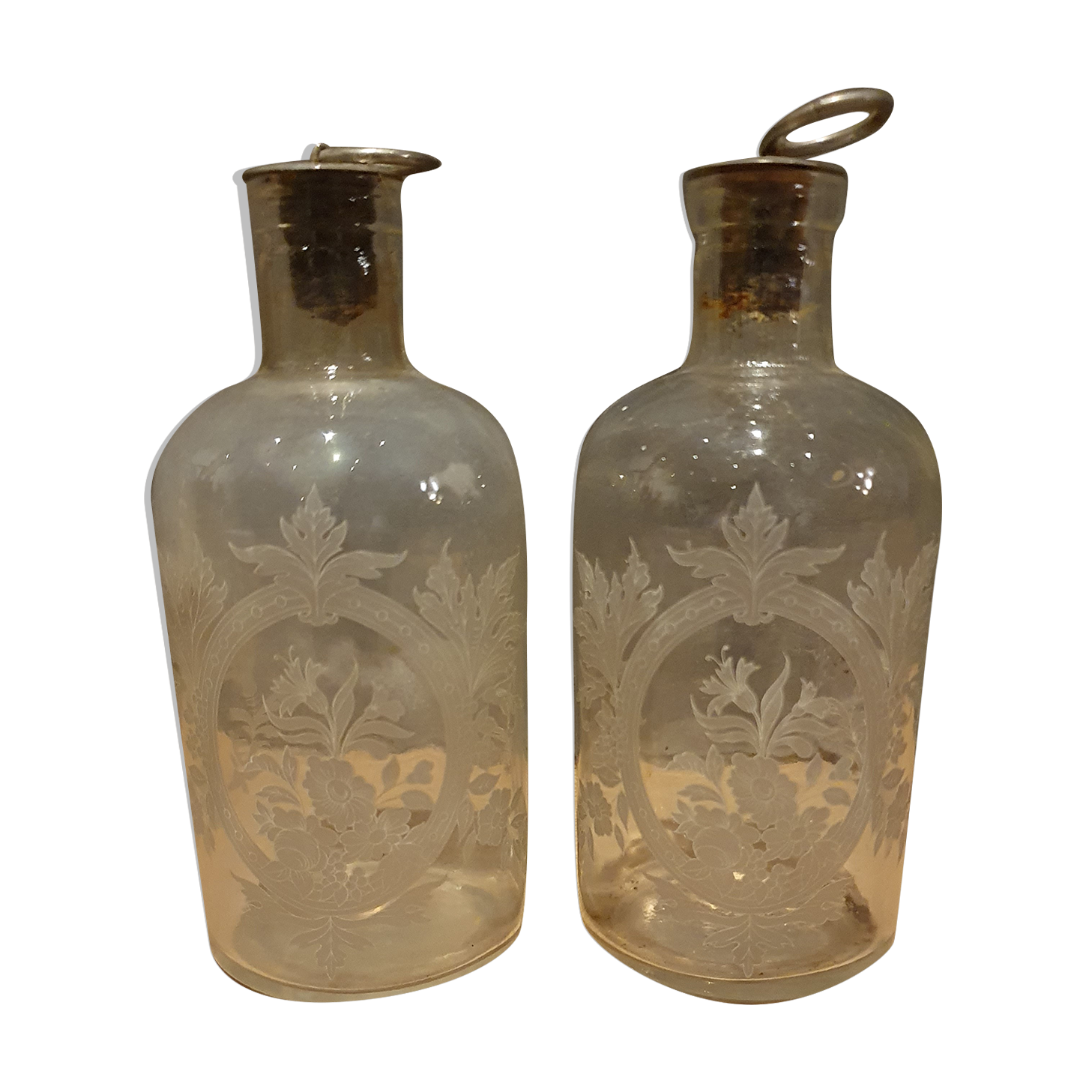 Bottle engraved with acid
