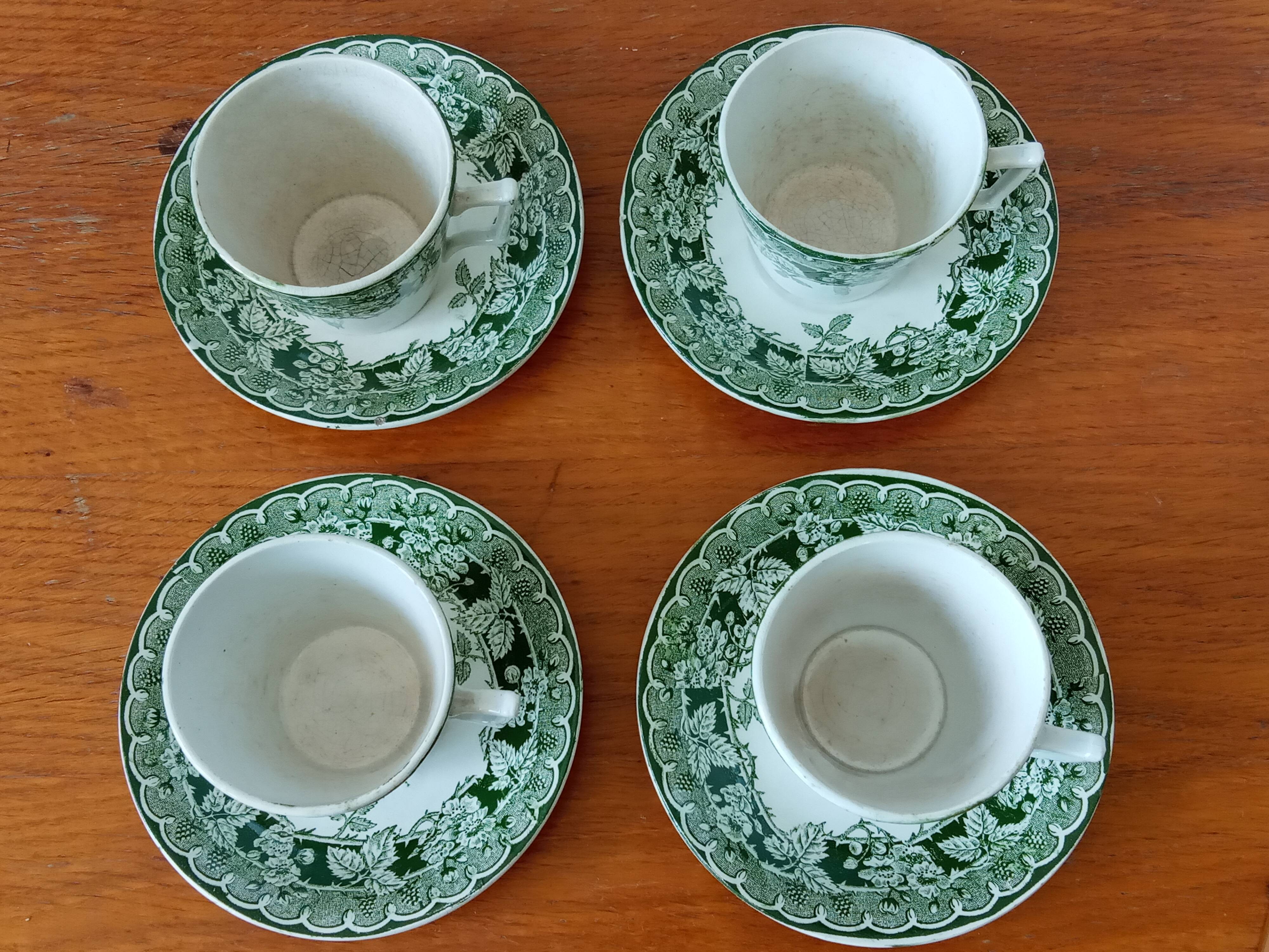 Four coffee cups in iron earth of Saint Amand