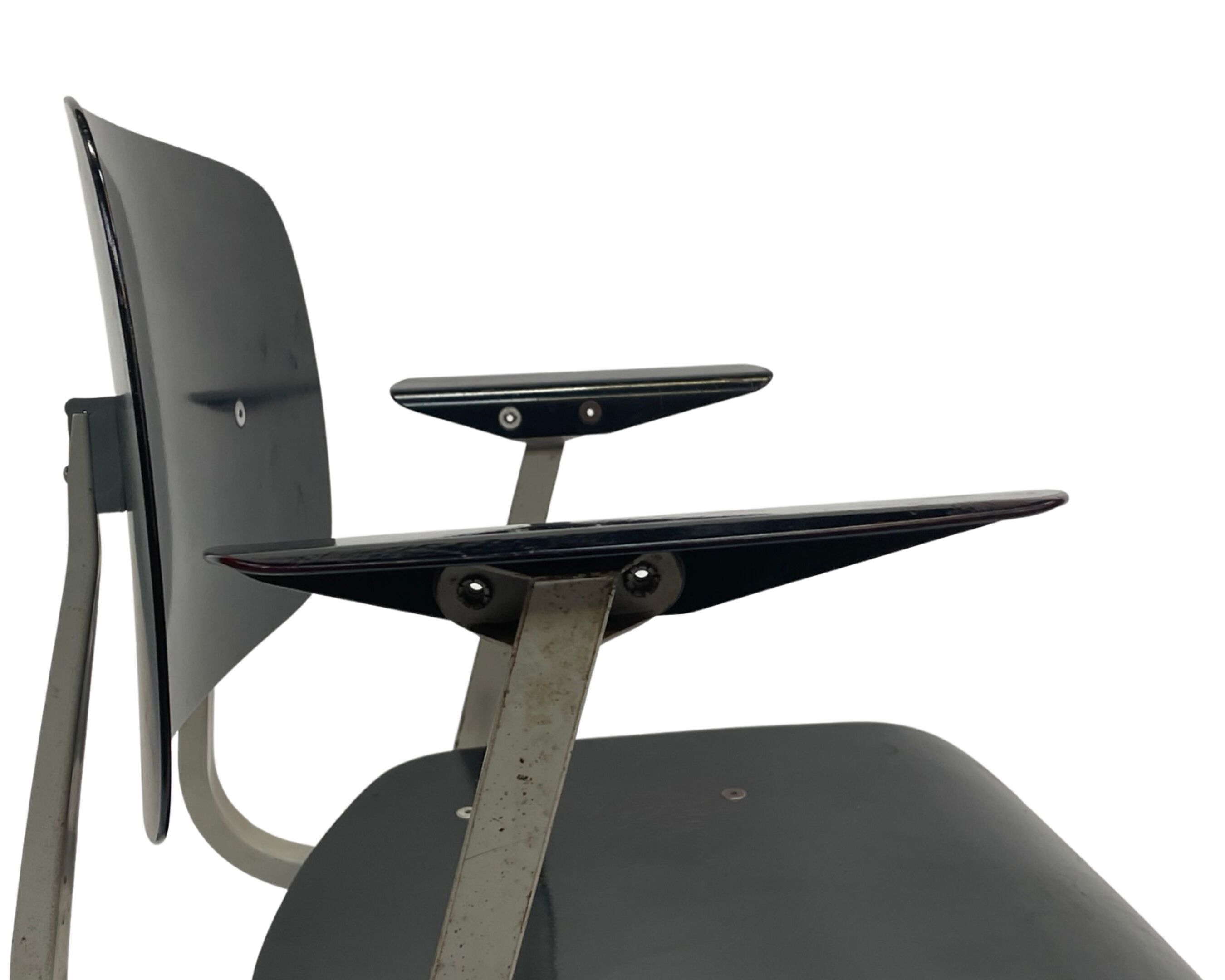 Friso Kramer Revolt arm chair for Ahrend de Cirkel 1953