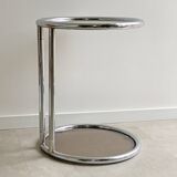 Table d'appoint vintage chromée Bauhaus avec plateau en verre fumé, style Eileen Gray / Milo Baughman