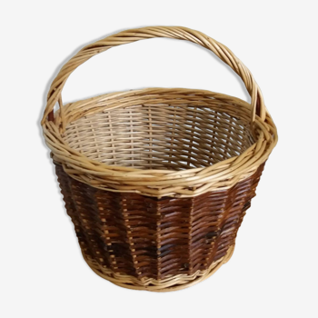 Two-tone wicker basket