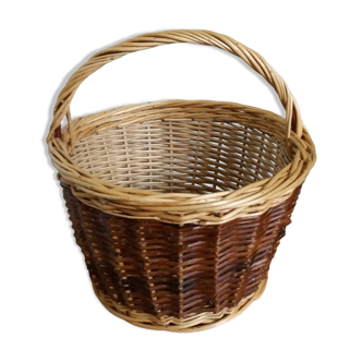 Two-tone wicker basket