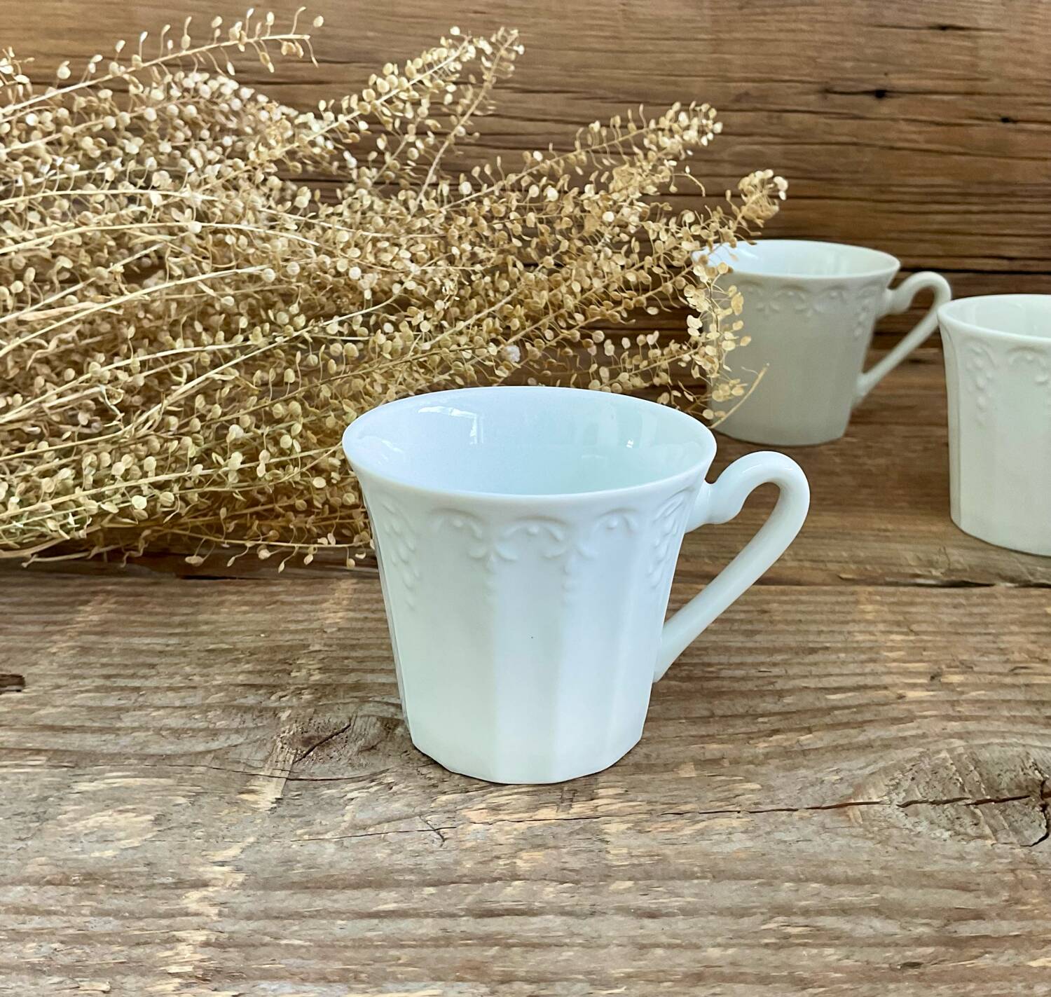 4 tasses vintage porcelaine blanche
