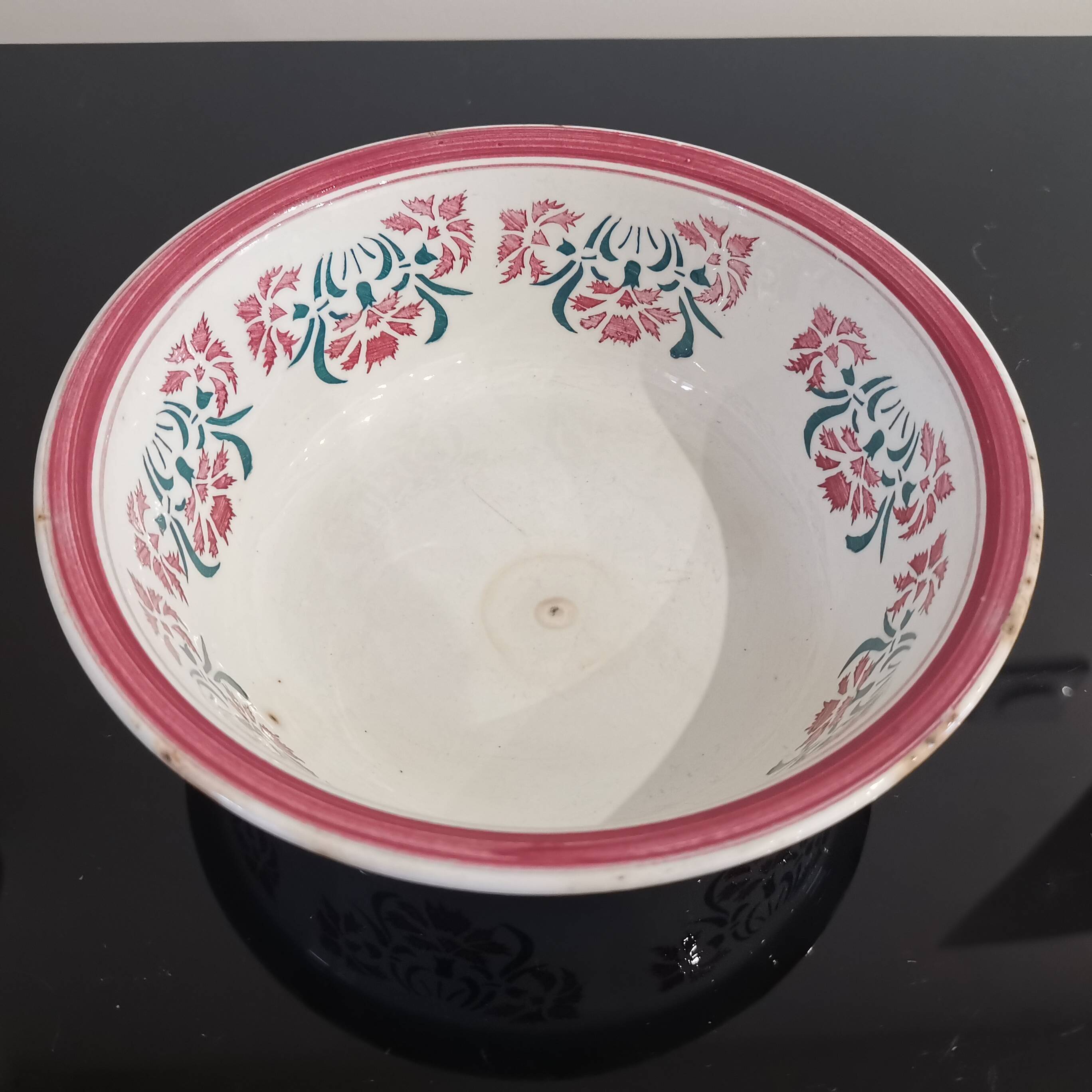 Salad bowl from the Onnaing earthenware factory