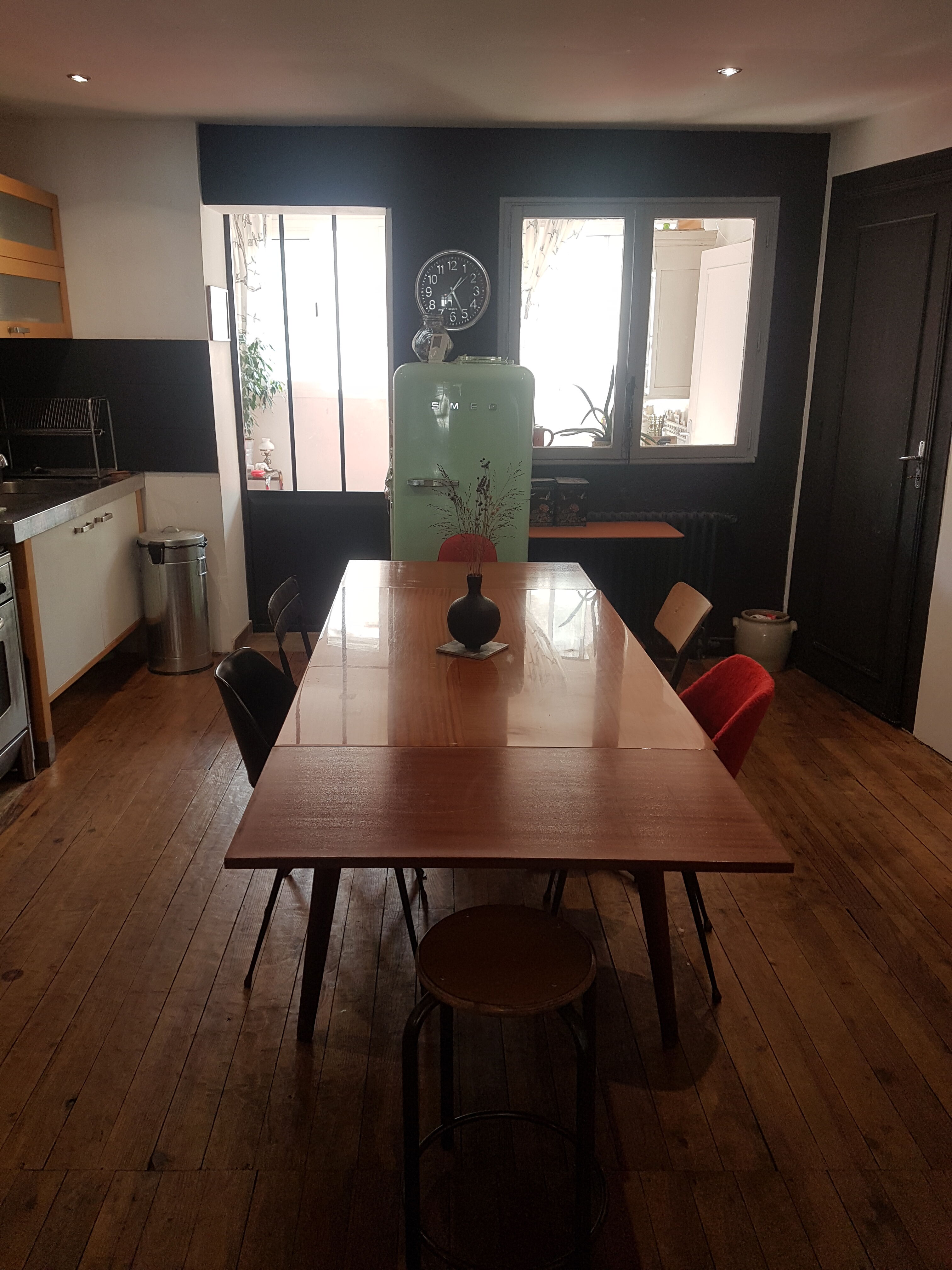 Table with extensions compass legs