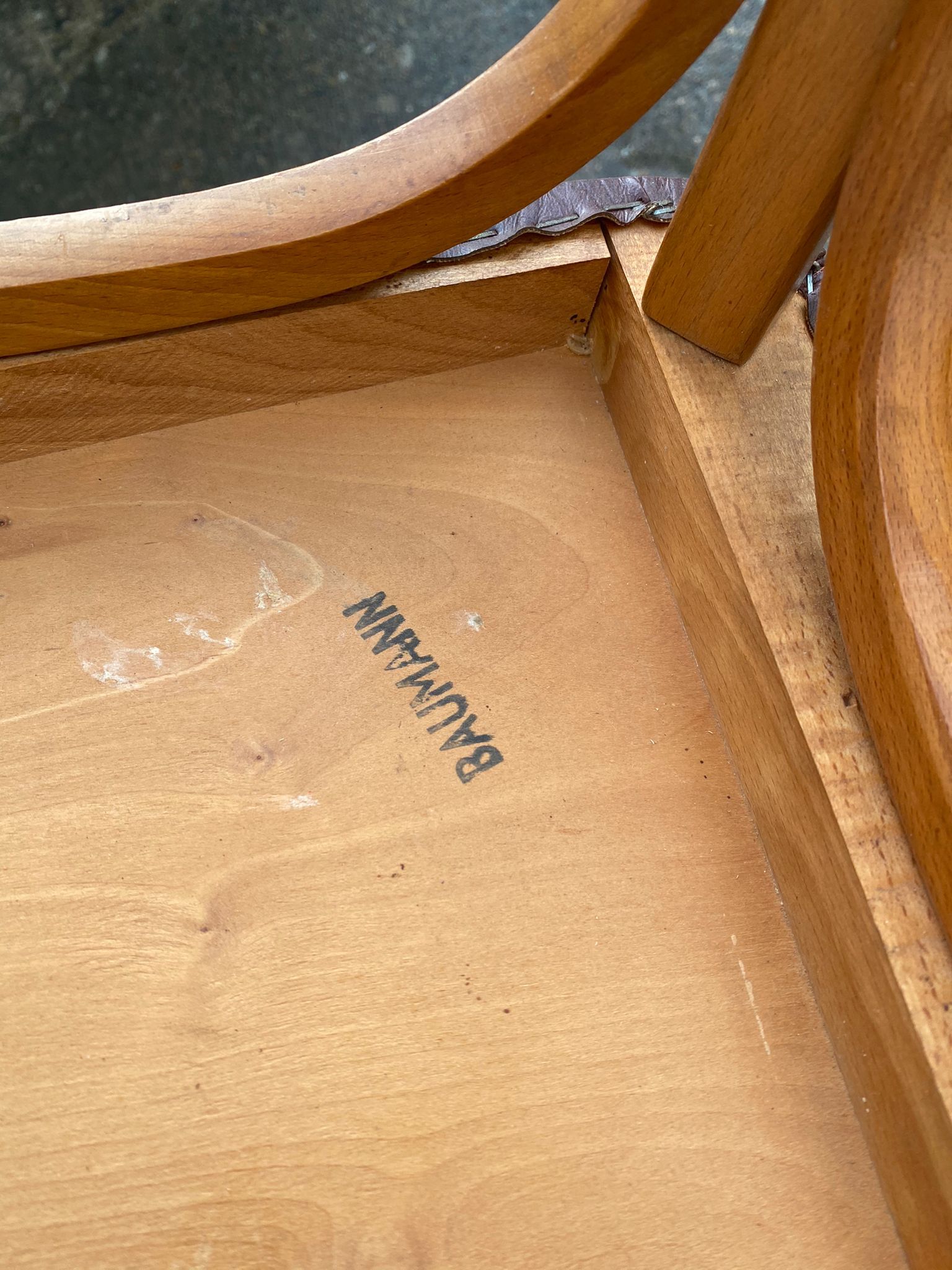 Baumann chairs sitting skaï