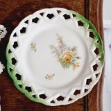 6 assiettes à desserts en porcelaine ajourée