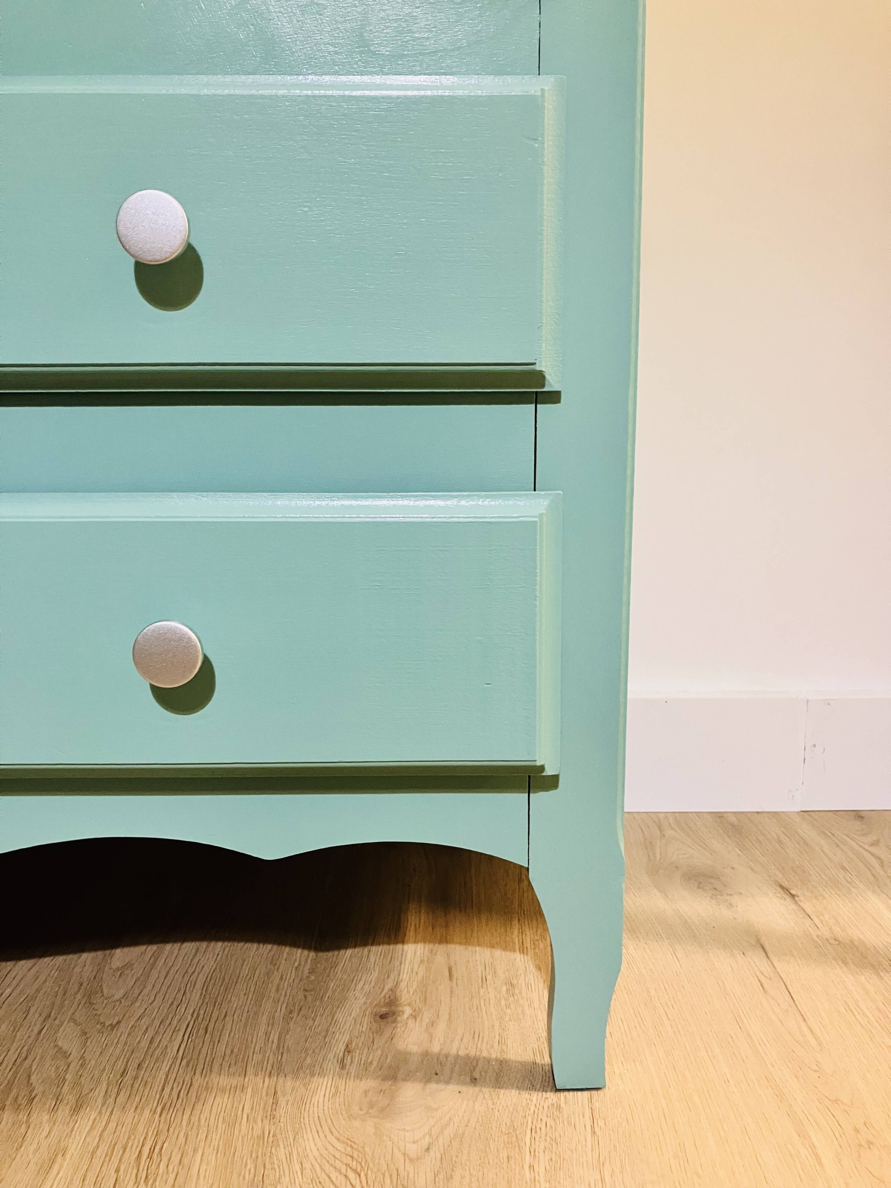Green wood Provence chest of drawers