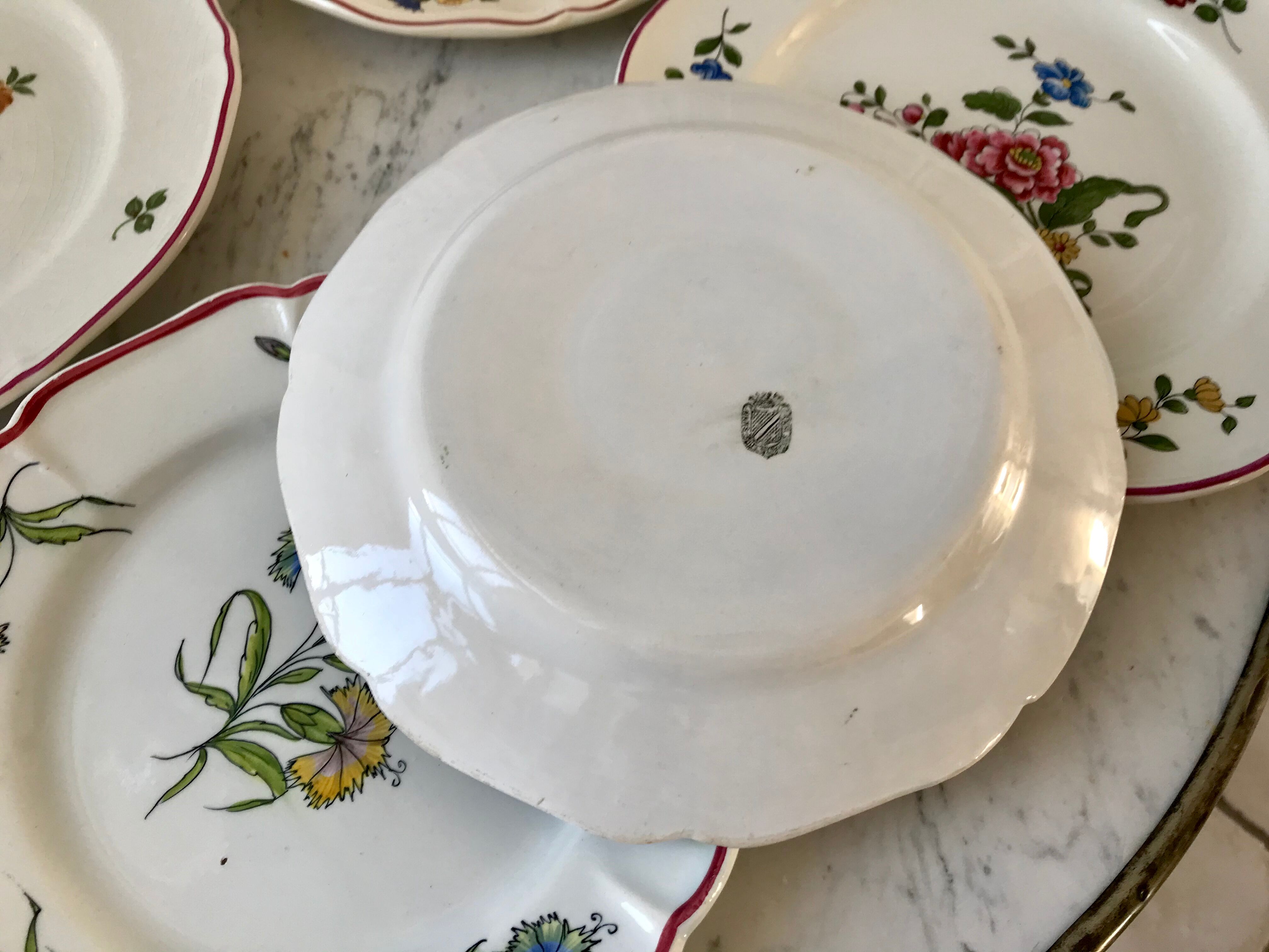 Set of 5 flat plates mismatched Digoin Sarreguemines and Saint-Amand 60s
