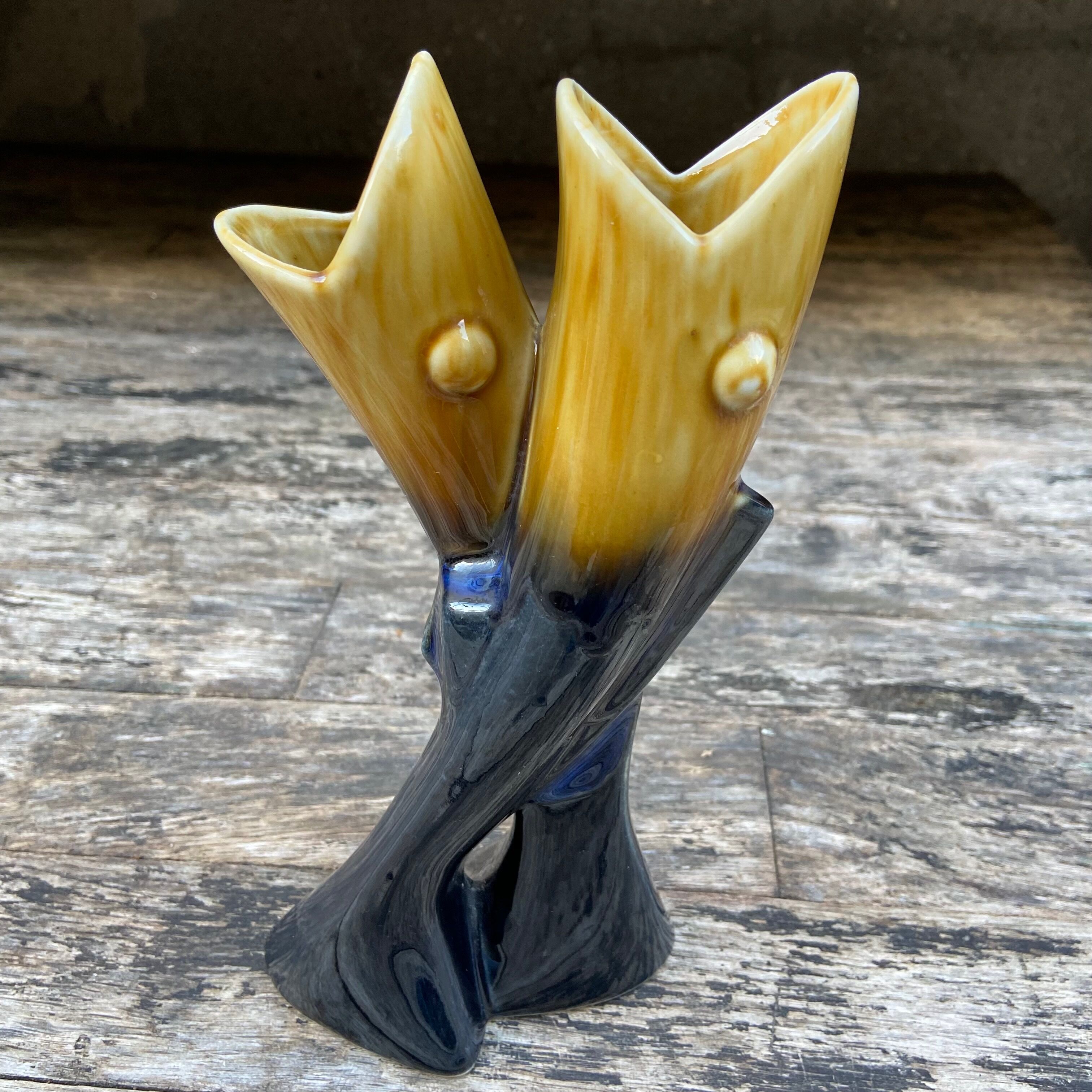 Vase form fish-glazed ceramic