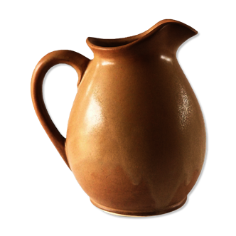 Sandstone pitcher