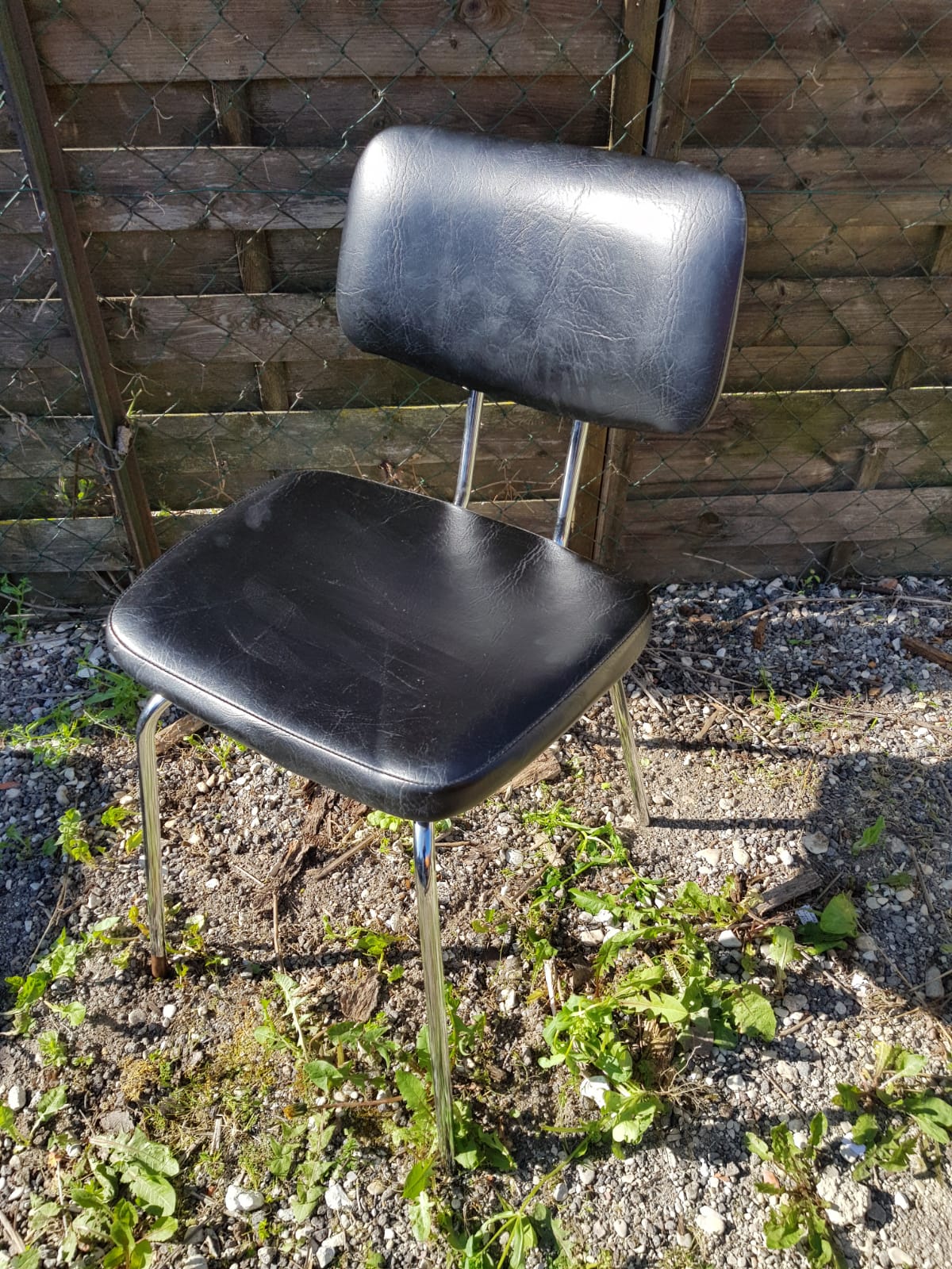 Chromé metal chair - seated - black skaï file vintage 70s