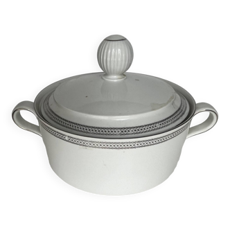 Soupière en porcelaine blanche