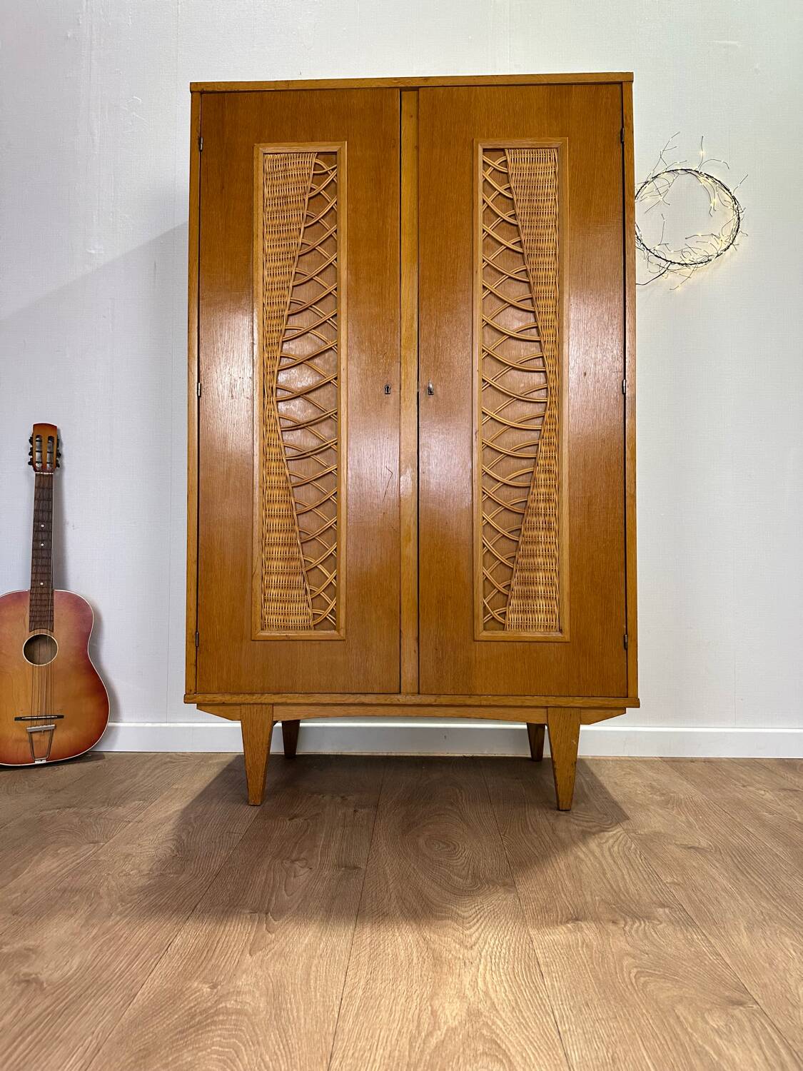 Armoire vintage