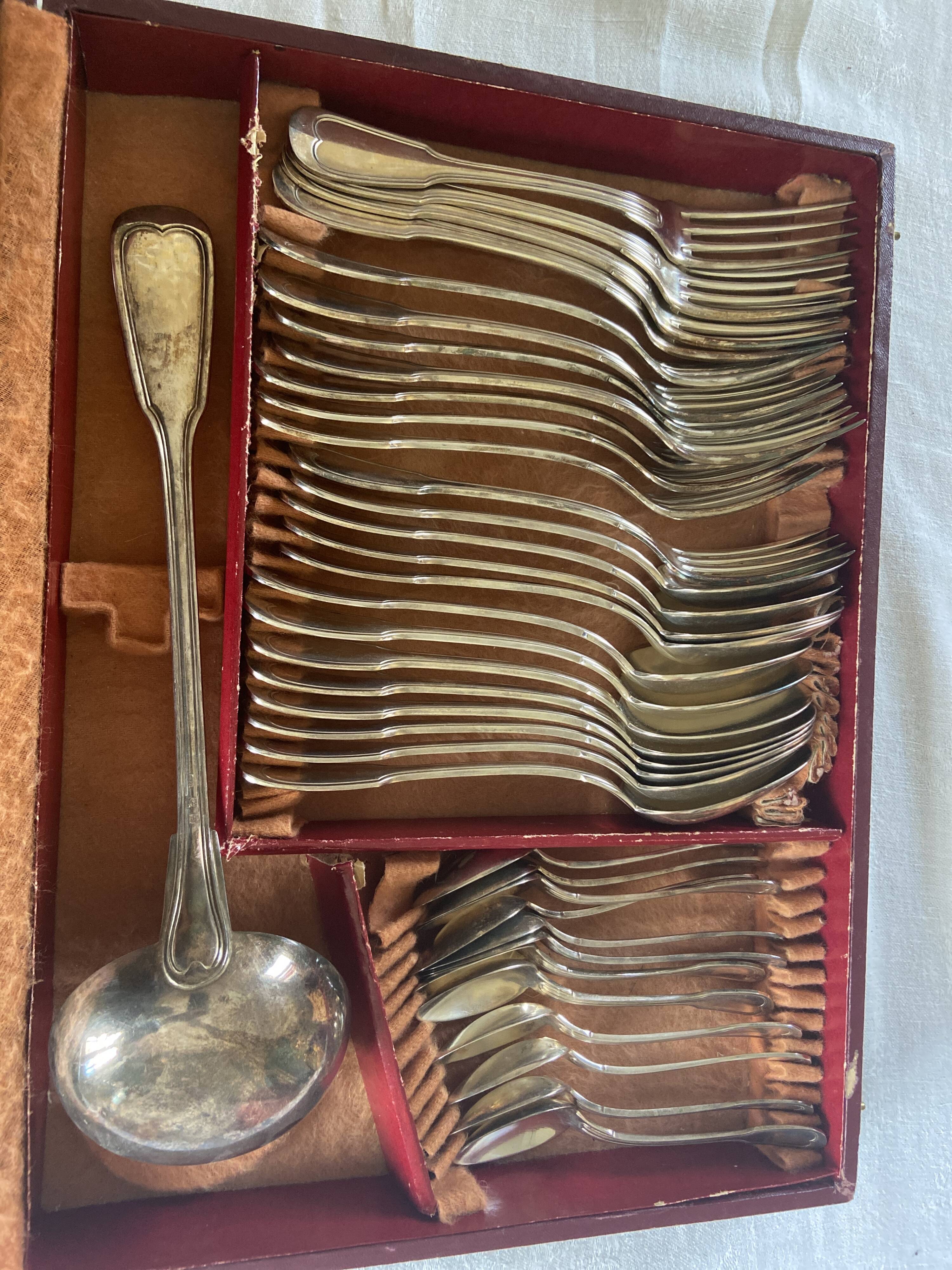 Stainless steel cutlery set