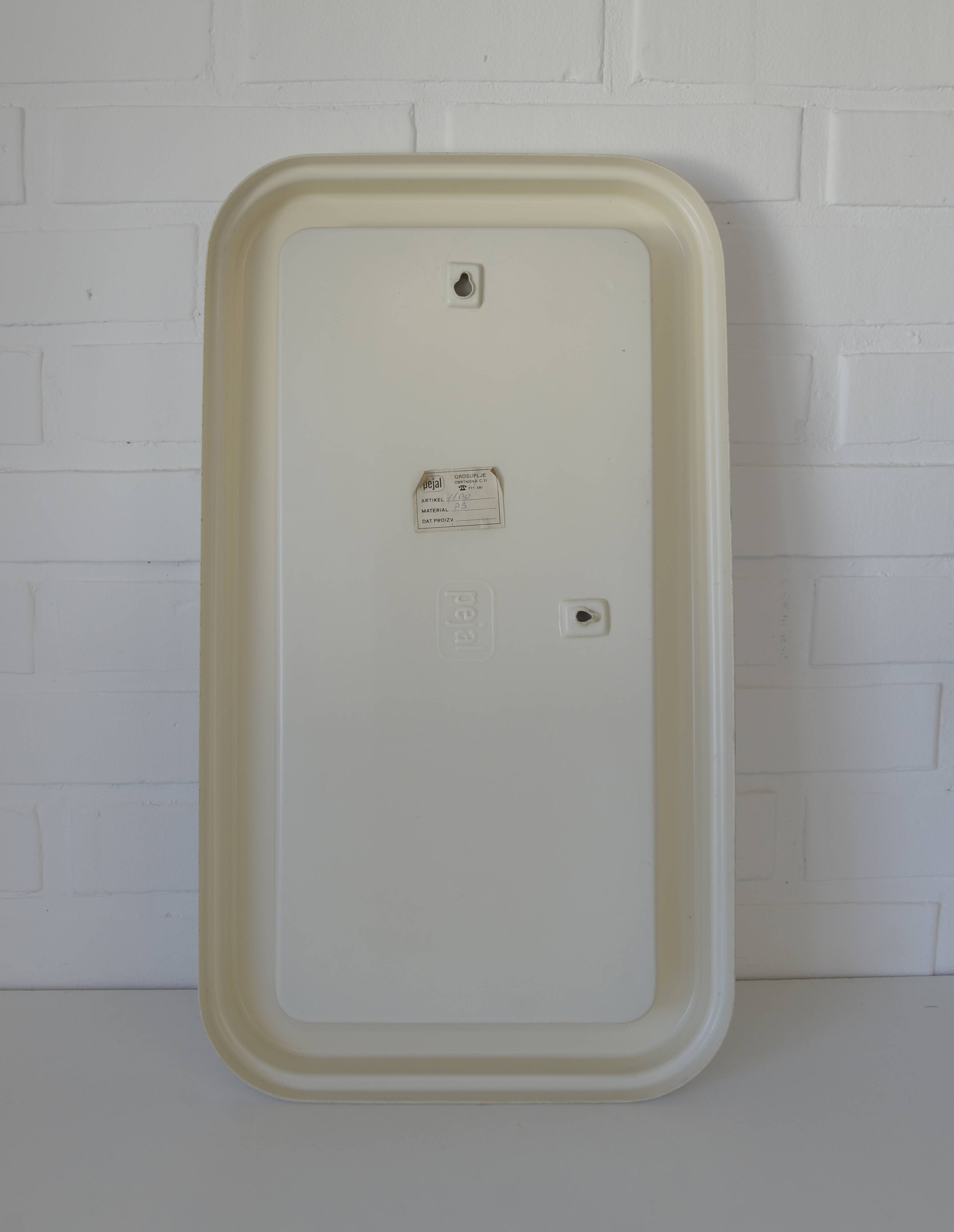 Miroir mural en plastique blanc style Space Age vintage Mid-Century Modern (MCM), Yougoslavie, années 1970