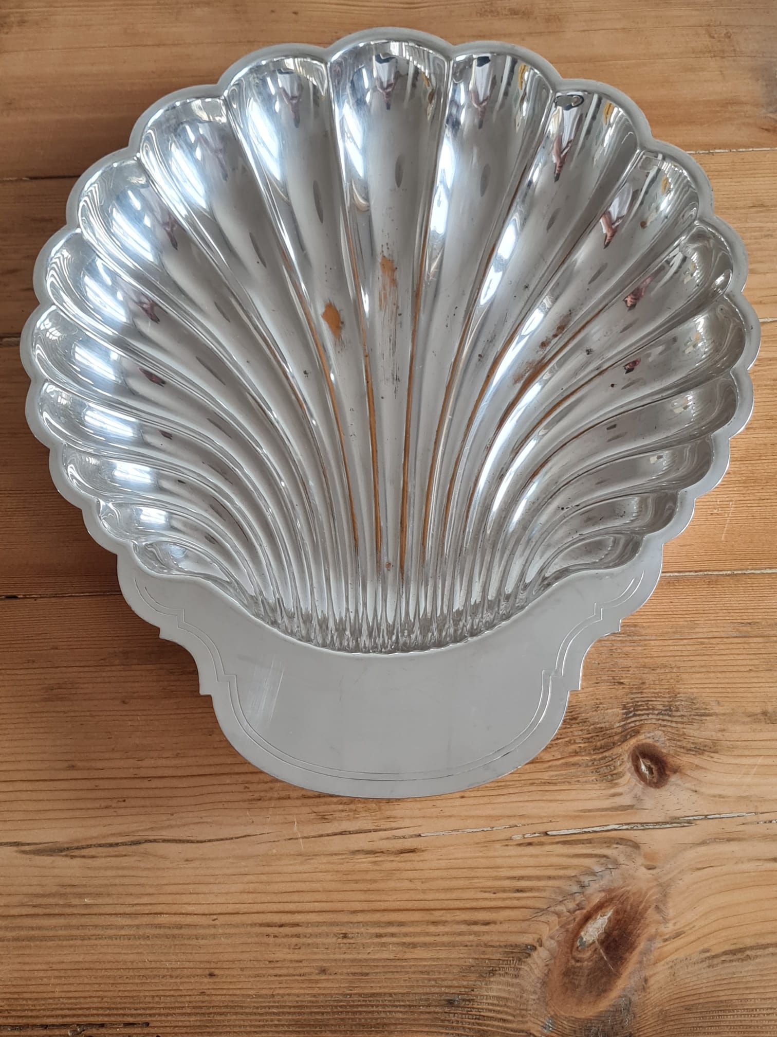 Silver metal dish shell w.rogers