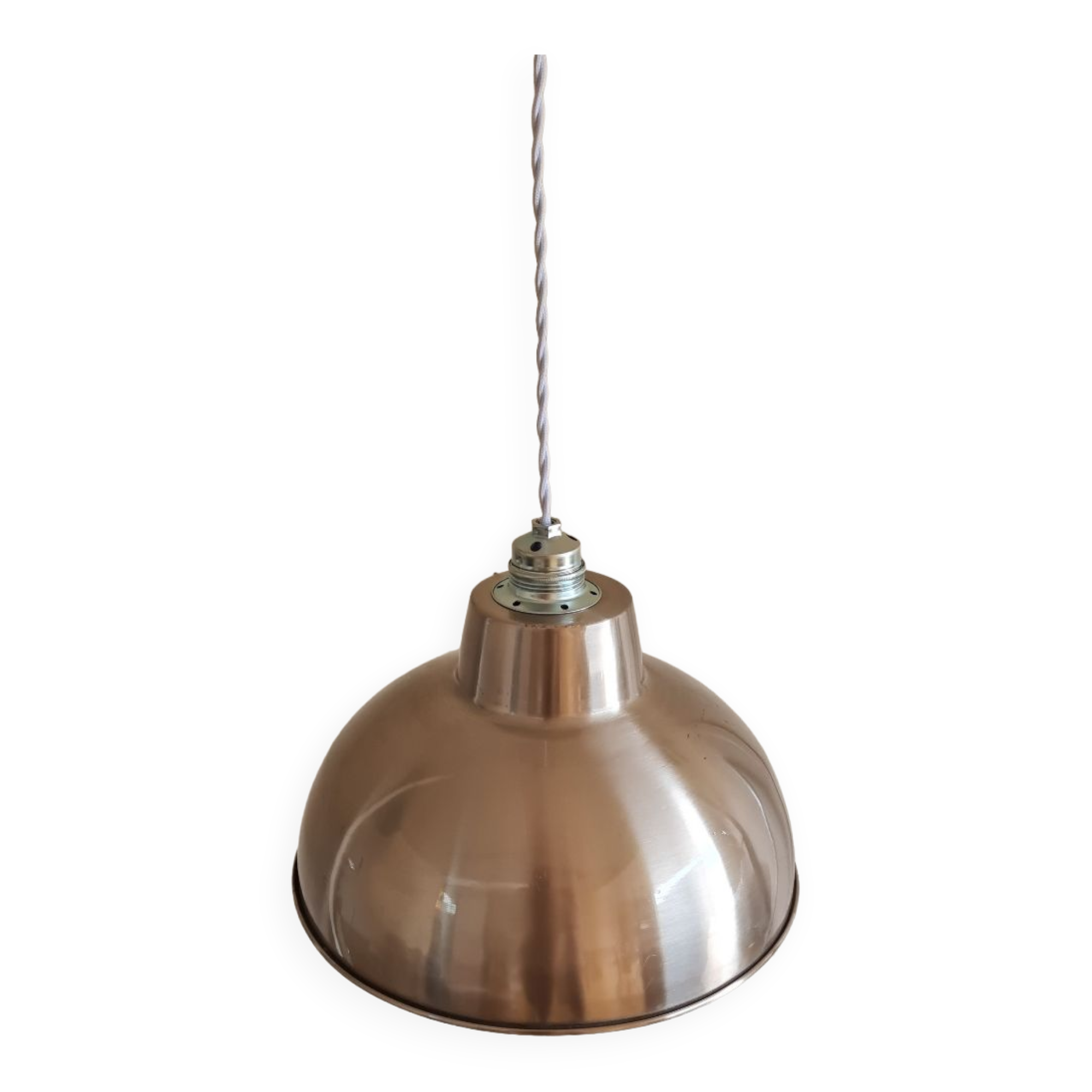Enamelled sheet metal hanging lamp