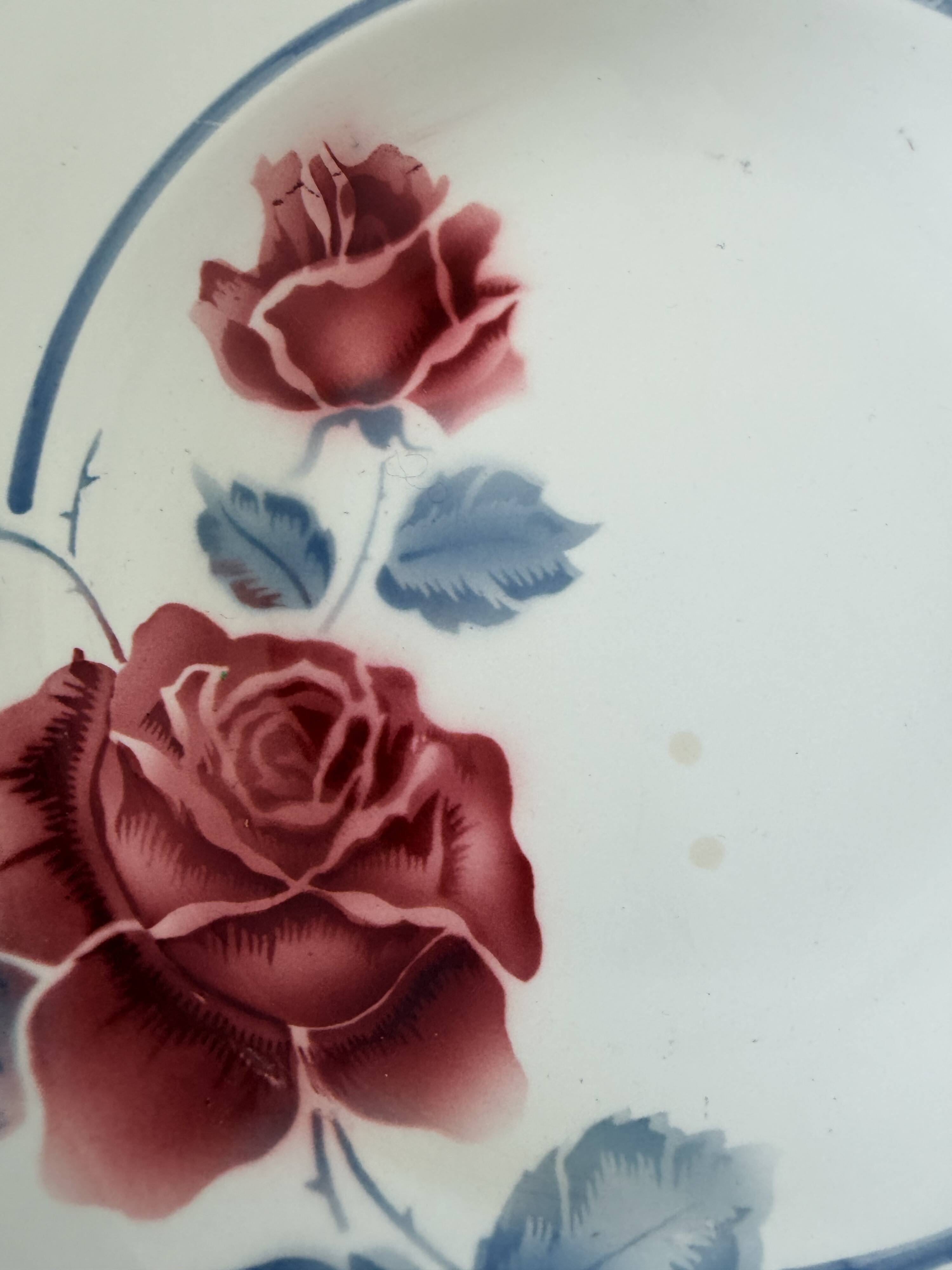 3 assiettes creuses vintage en pêle mêle 220637