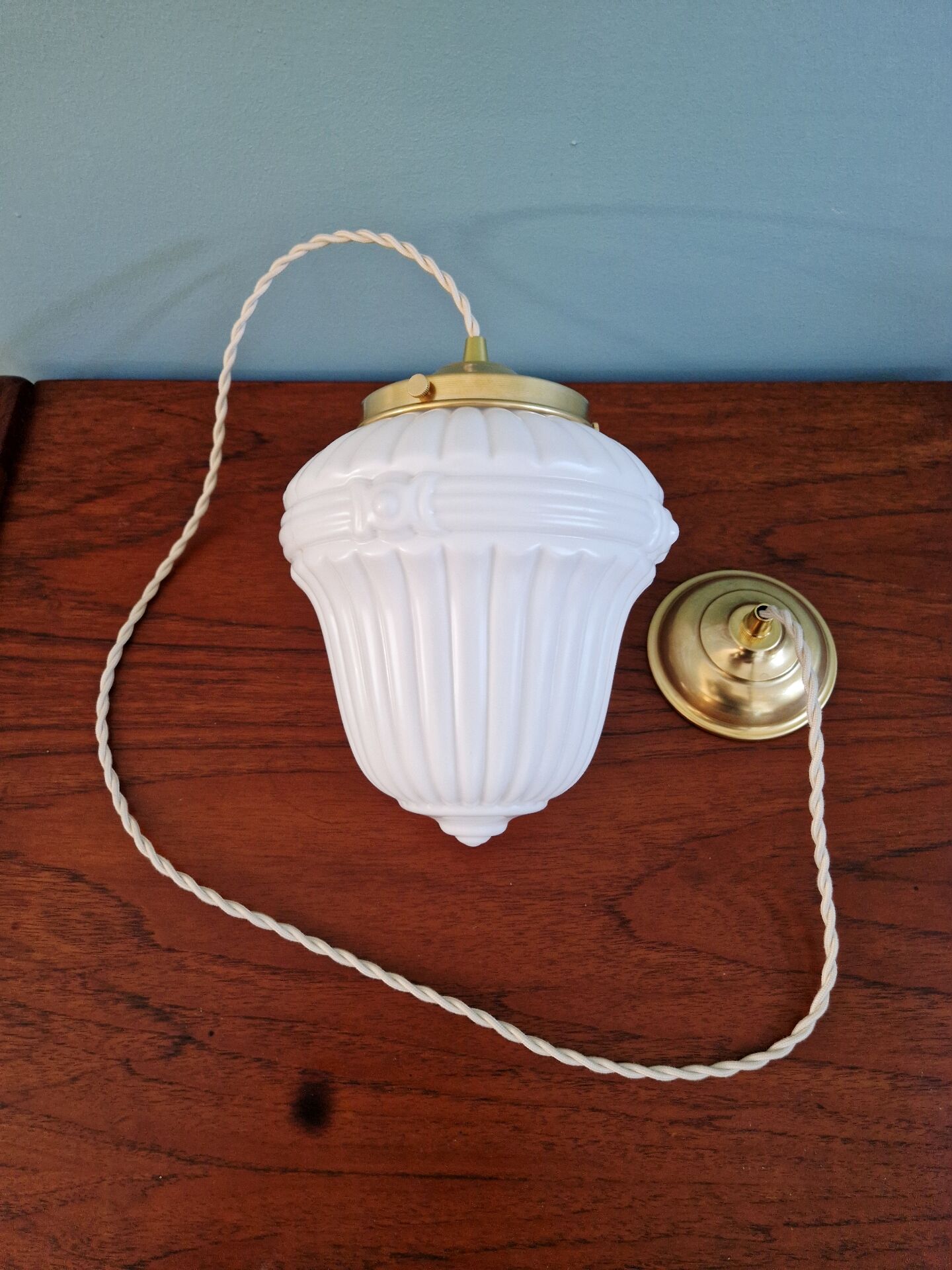 Art Deco suspension in pressed white glass, 1920s-30s.