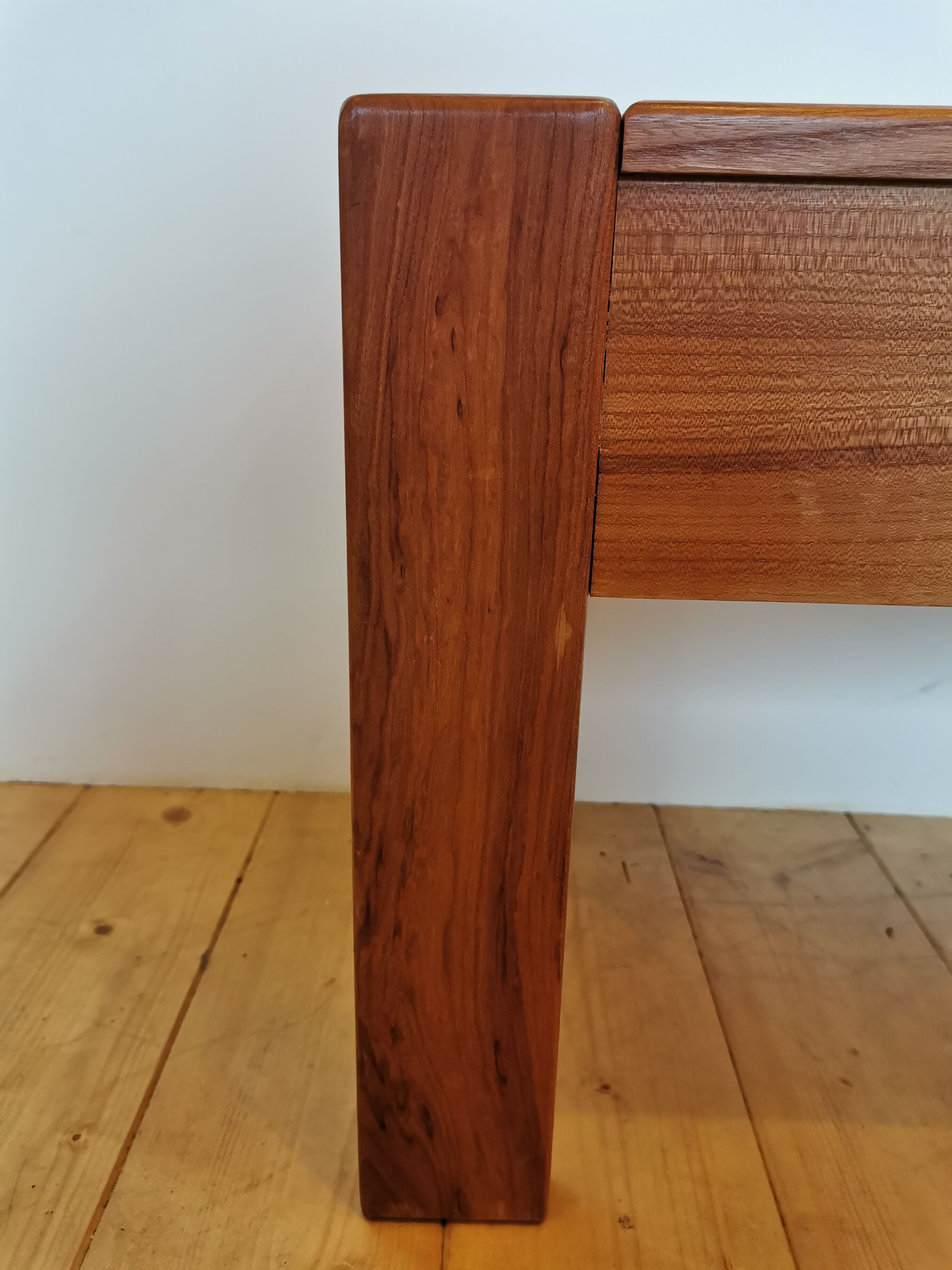 Paire de chevets en orme Maison Regain