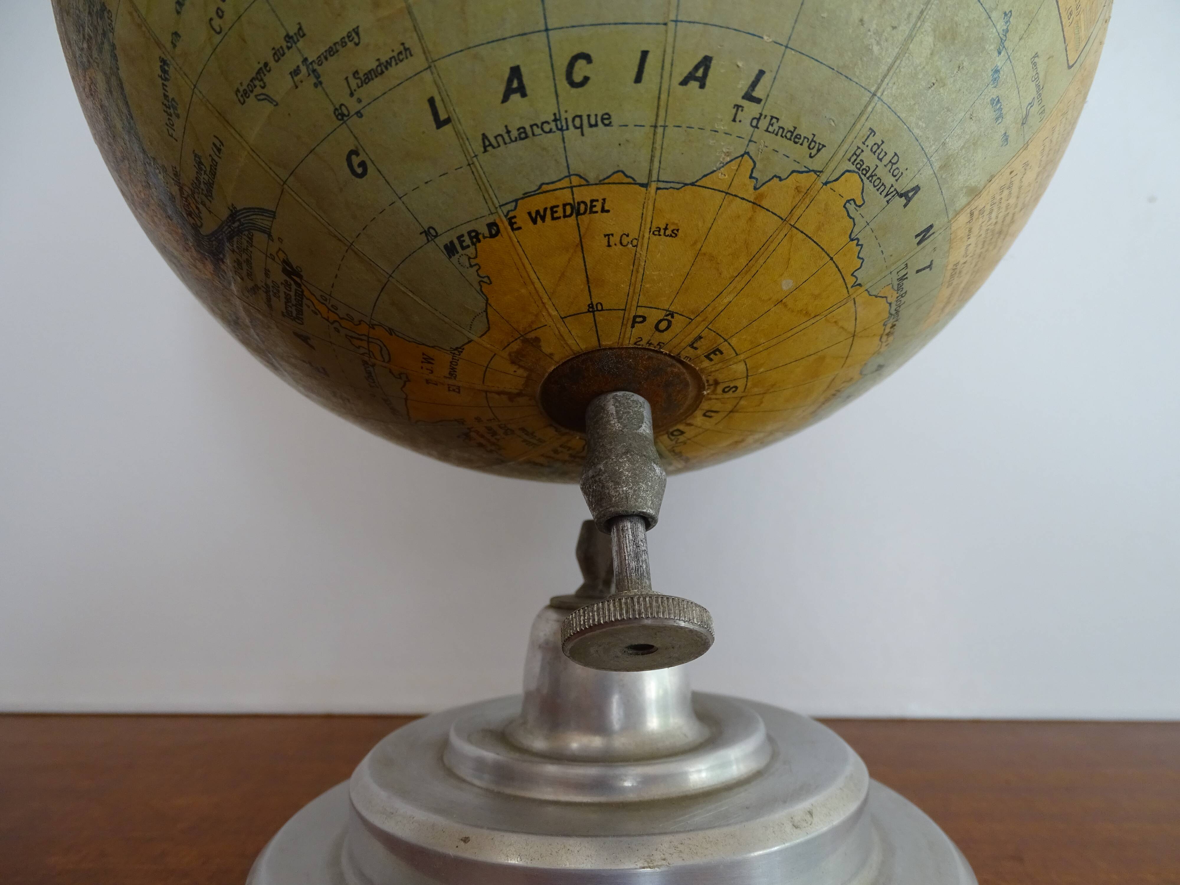 Terrestrial globe boiled cardboard J.Forest Girard Barrère & Thomas Ø 19.5 aluminum base