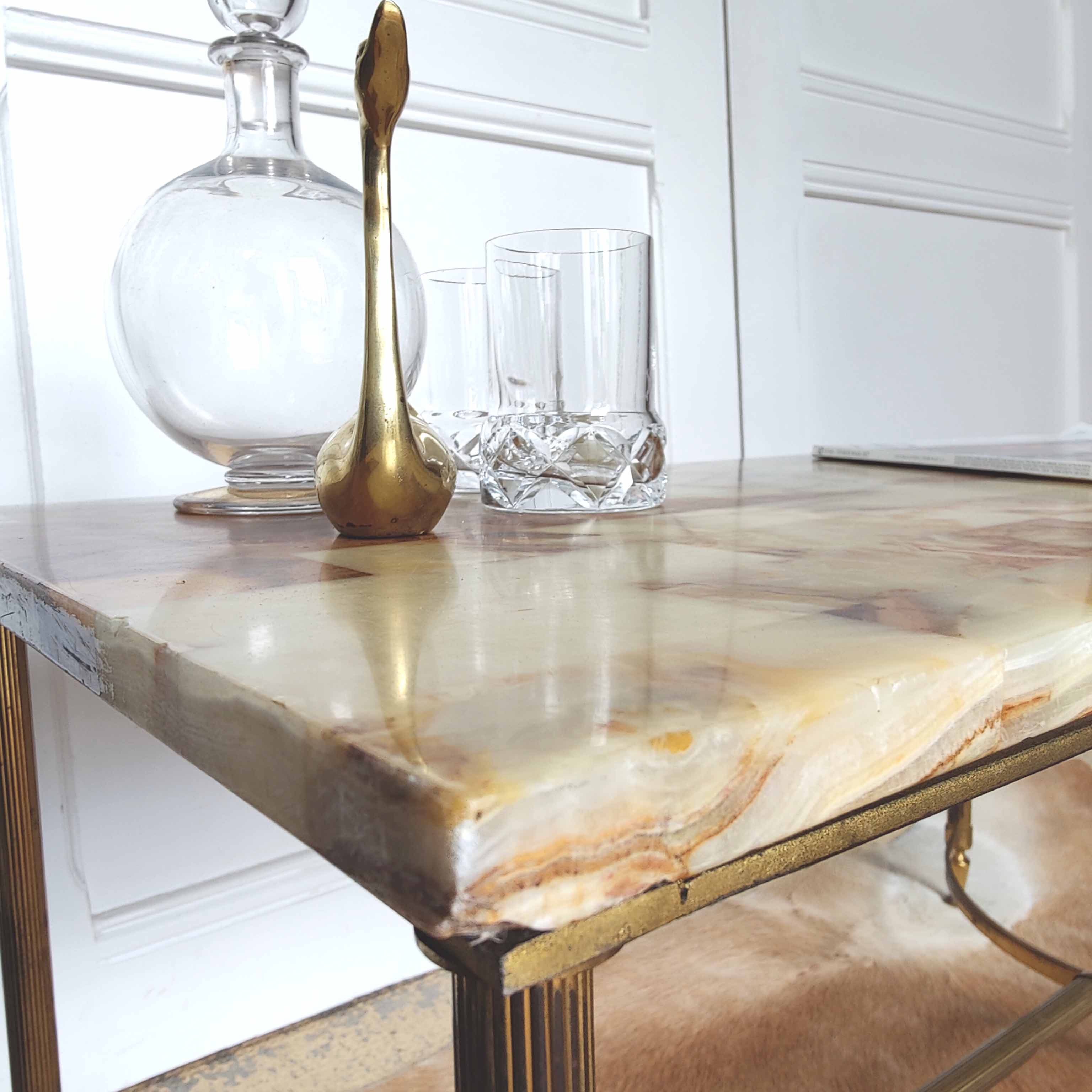 Coffee table marble onyx and gilded metal