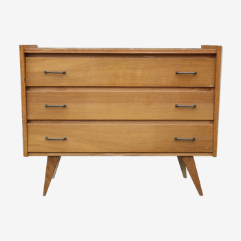 Oak chest of drawers