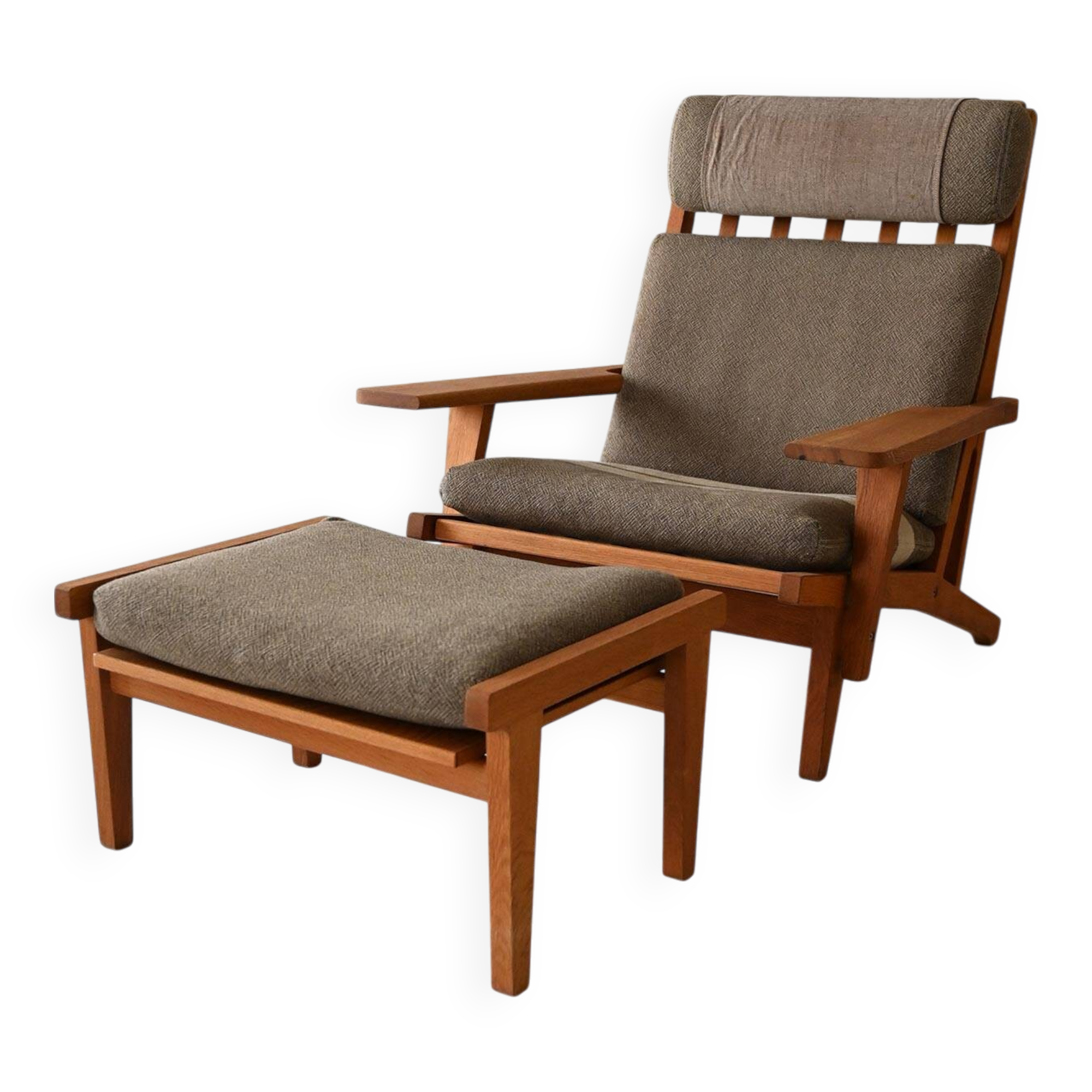 Hans Wegner GE 375 Armchair for Getama