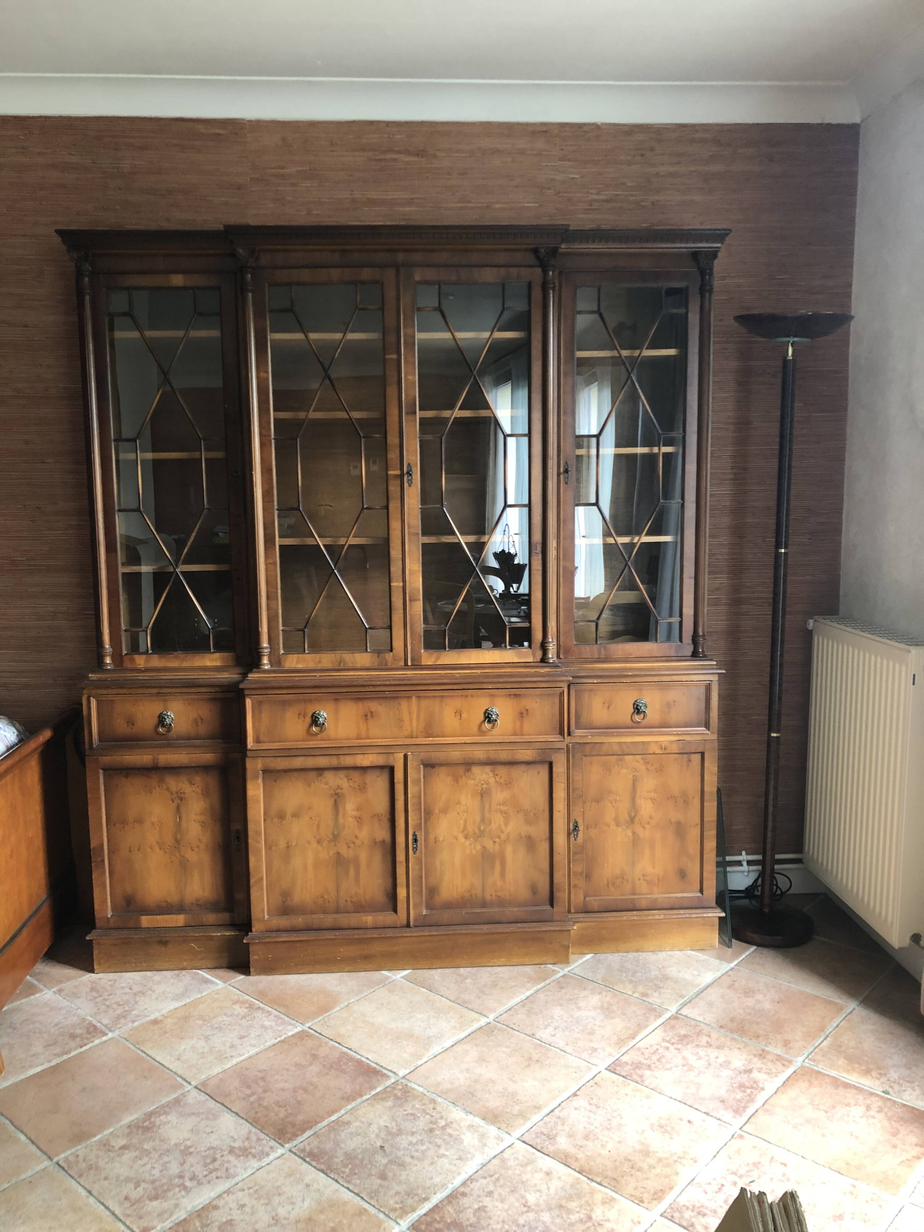 English-style display cabinet/library