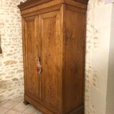Wardrobe in solid elm