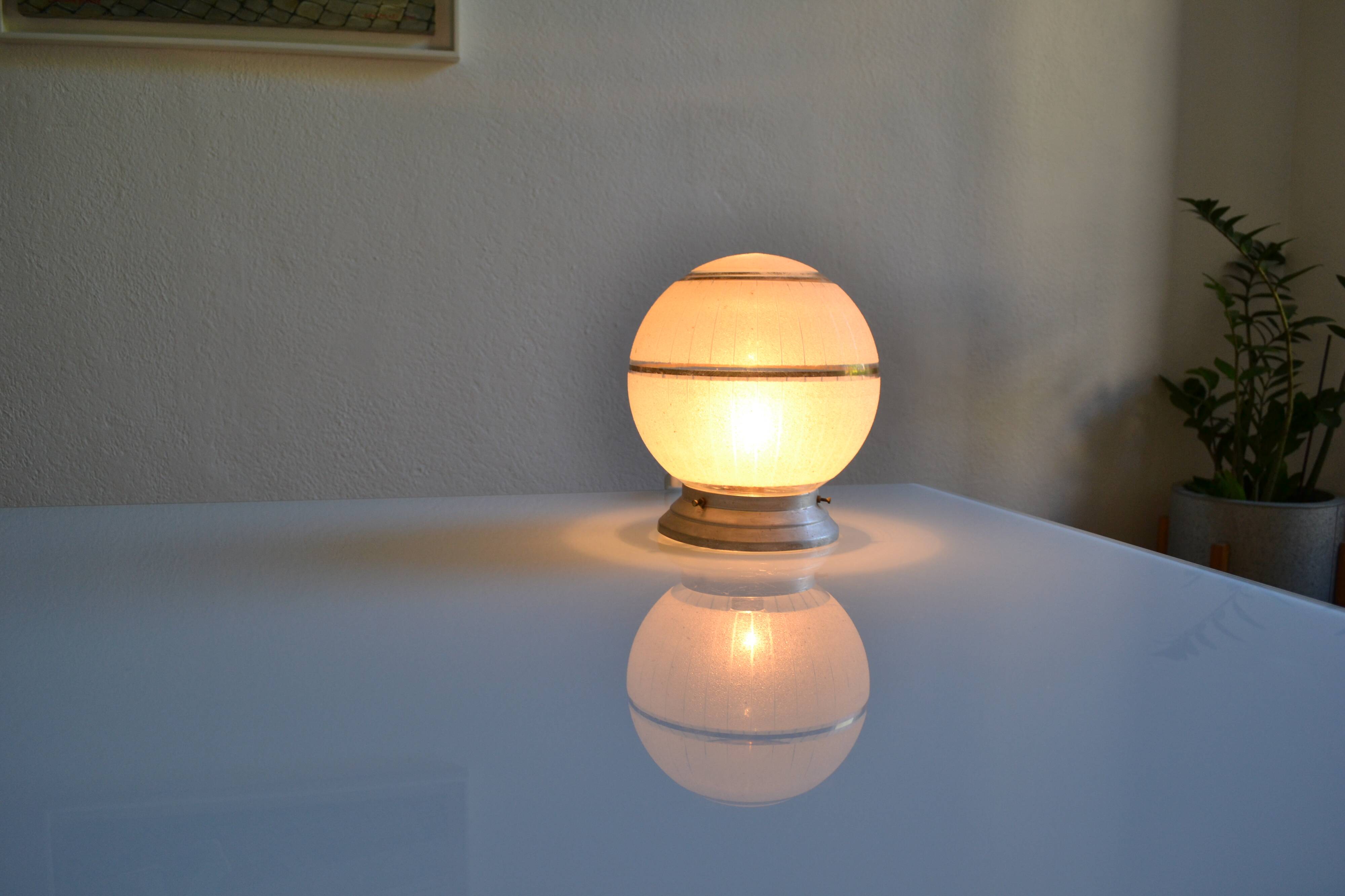 Art deco frosted glass ball table lamp