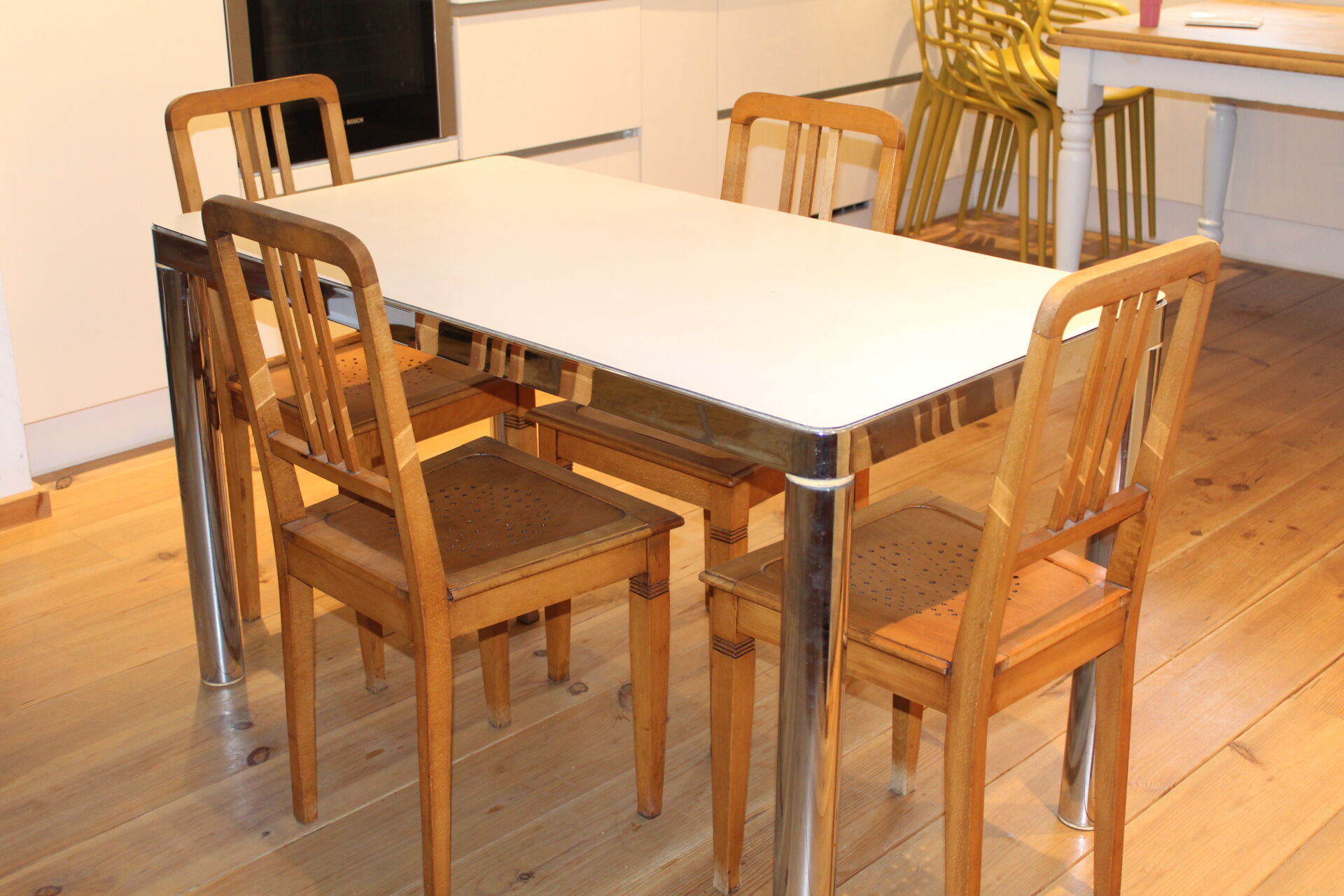 Table from the 70's formica in white and stainless steel
