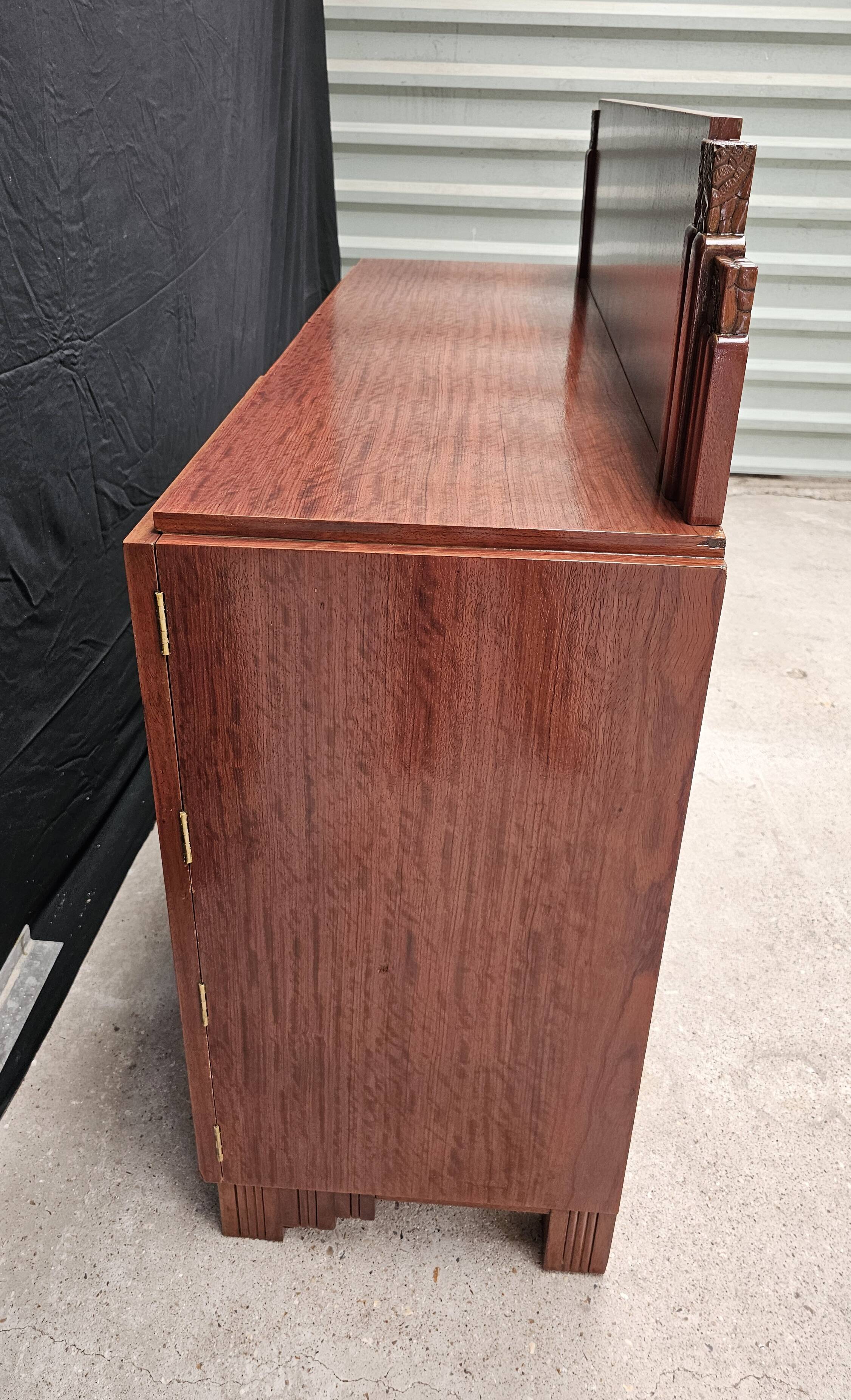Art Deco buffet by Saddier & Fils in solid rosewood and veneer.