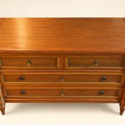 Louis XVI style commode – Solid mahogany – Brass inlays – Late 19th century