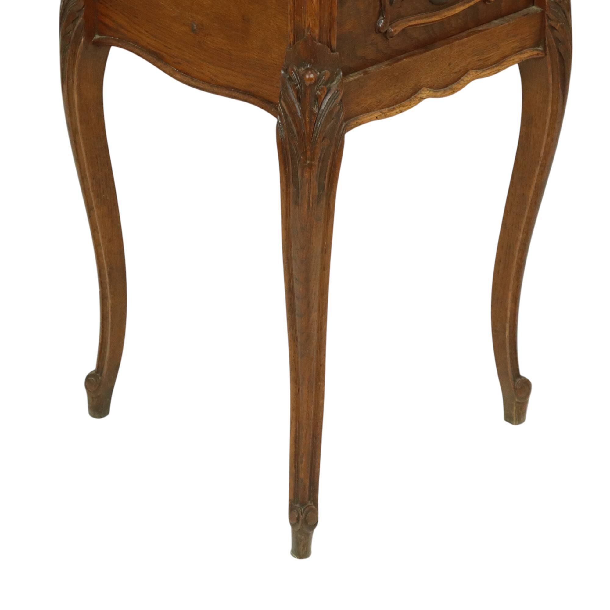 Table de chevet ancienne en chêne et marbre rouge de style Louis XV