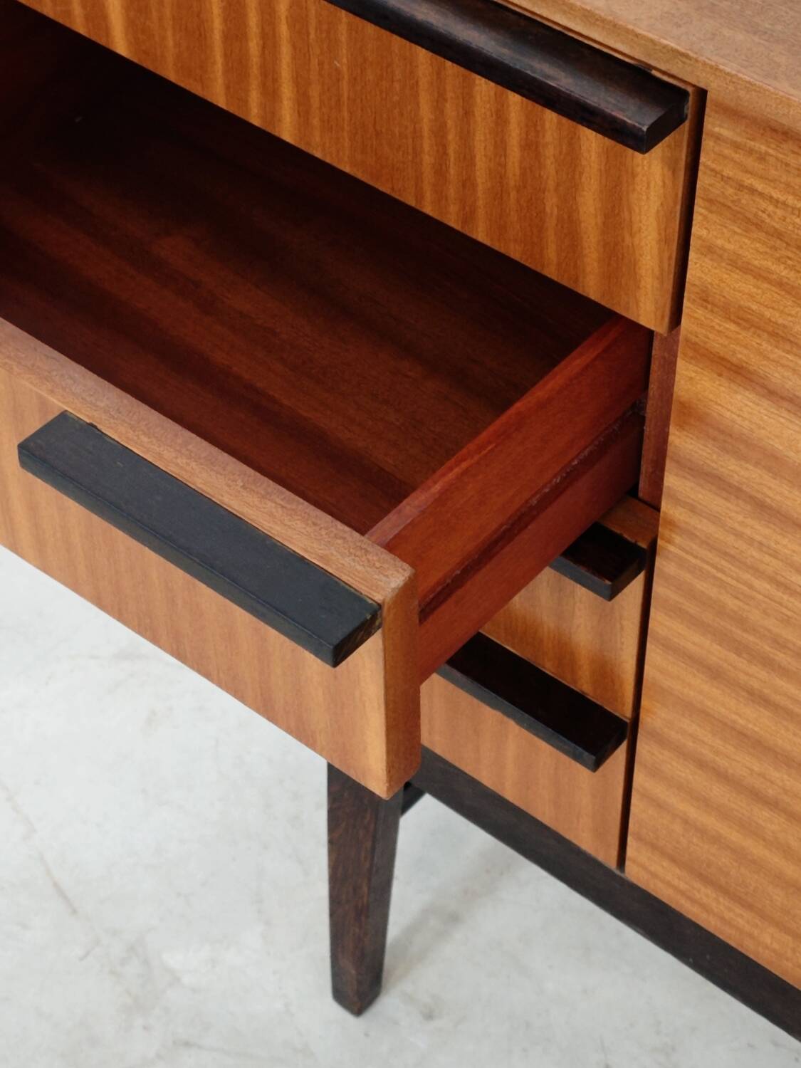 Enfilade meuble de rangement Frantisek Mezulanik pour Up Zavody  1960