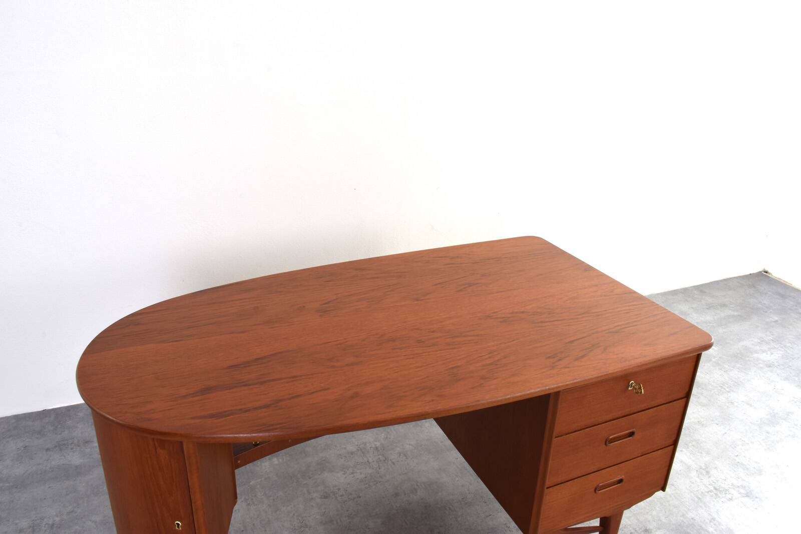 Mid-Century Organic Teak Desk from Sola Møbler, 1960s.