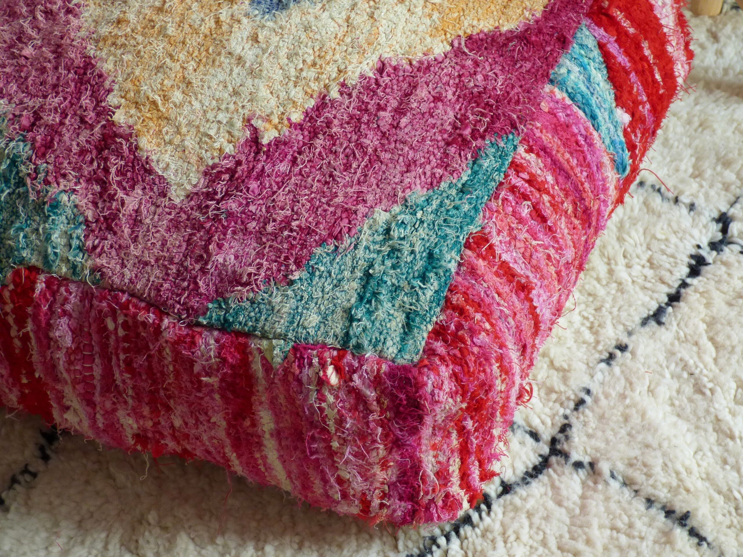 Pouf berbère bouchérouite tissé à la main